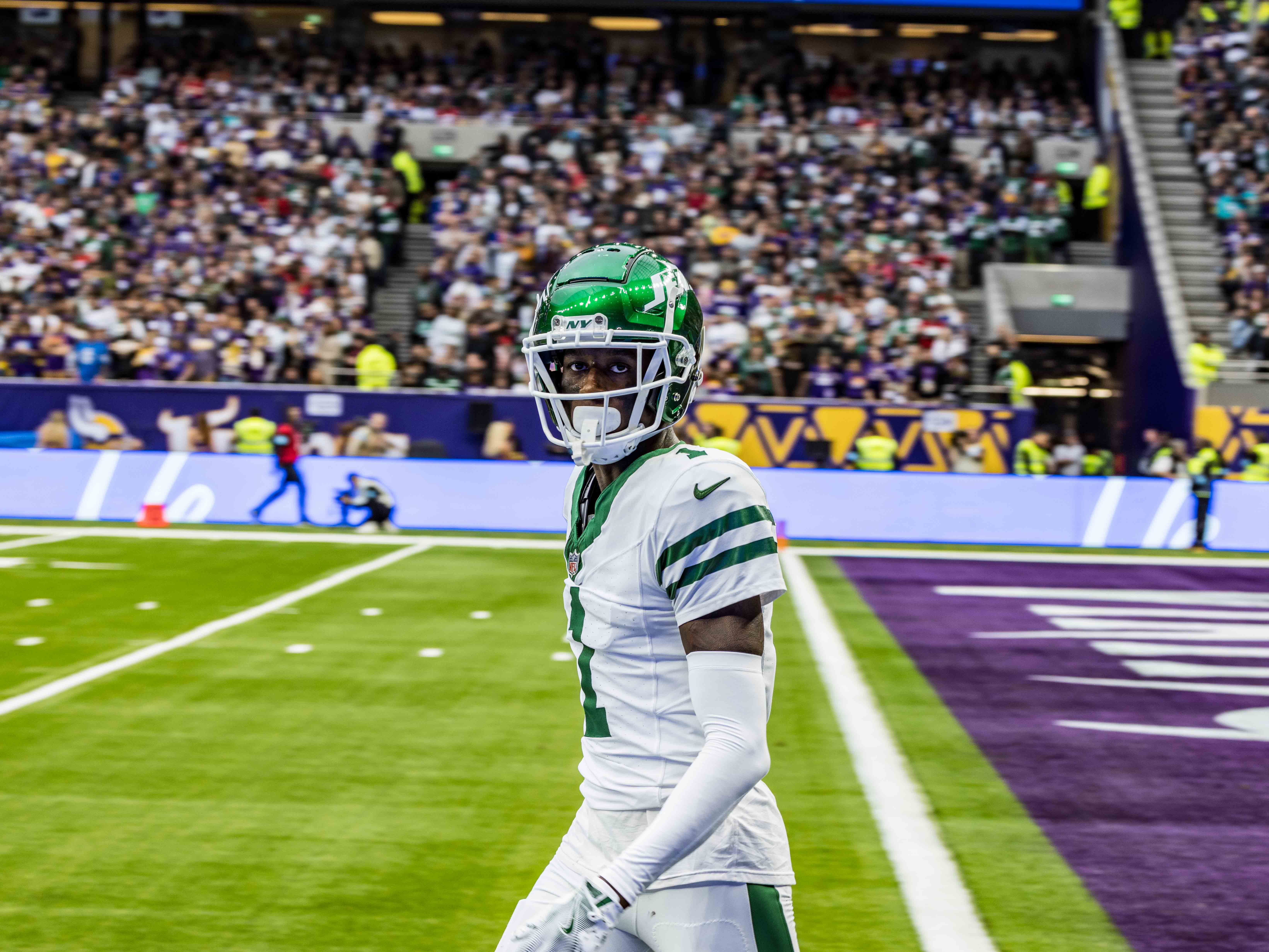 American-Football-Spieler im Stadion