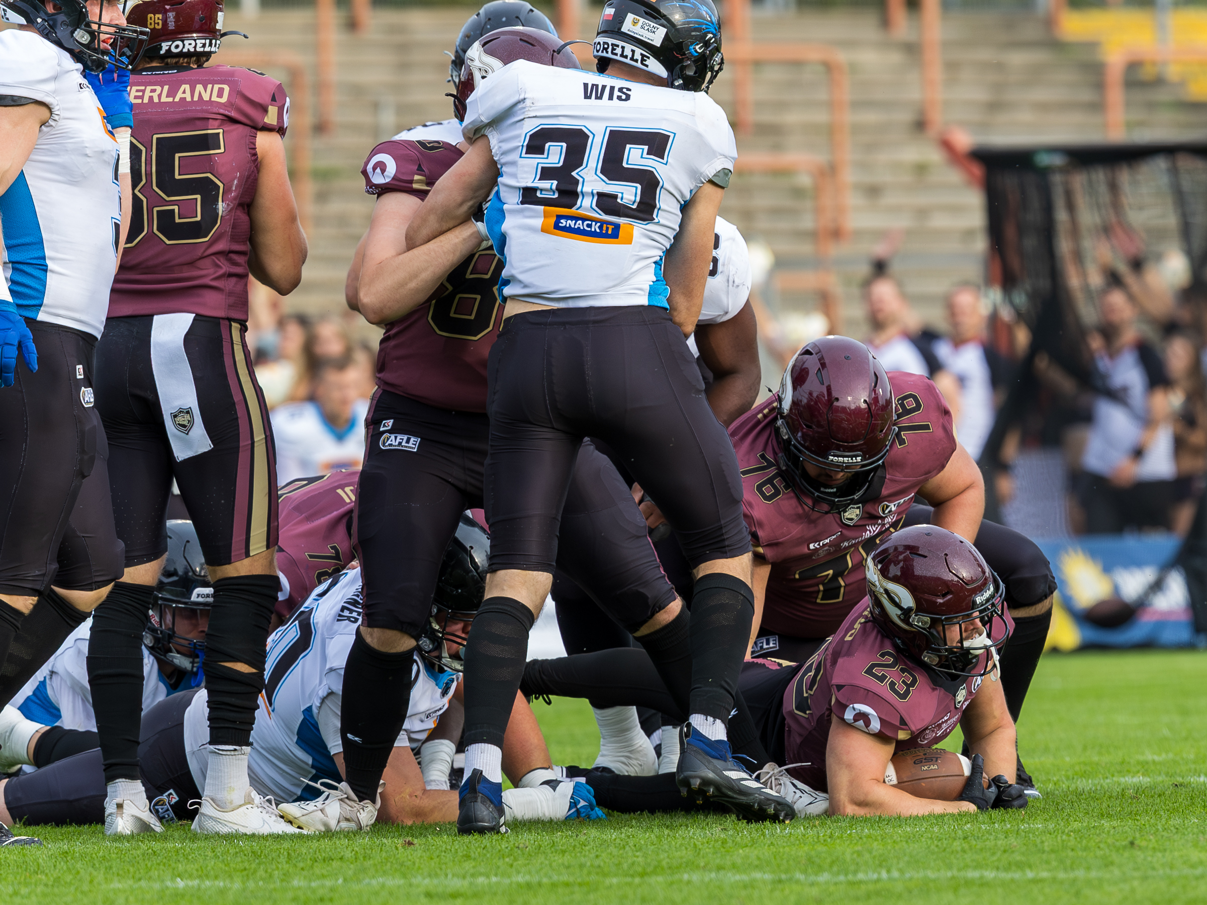#23 Sergej Kendus (Running Back) – Rhein Fire down by contakt.