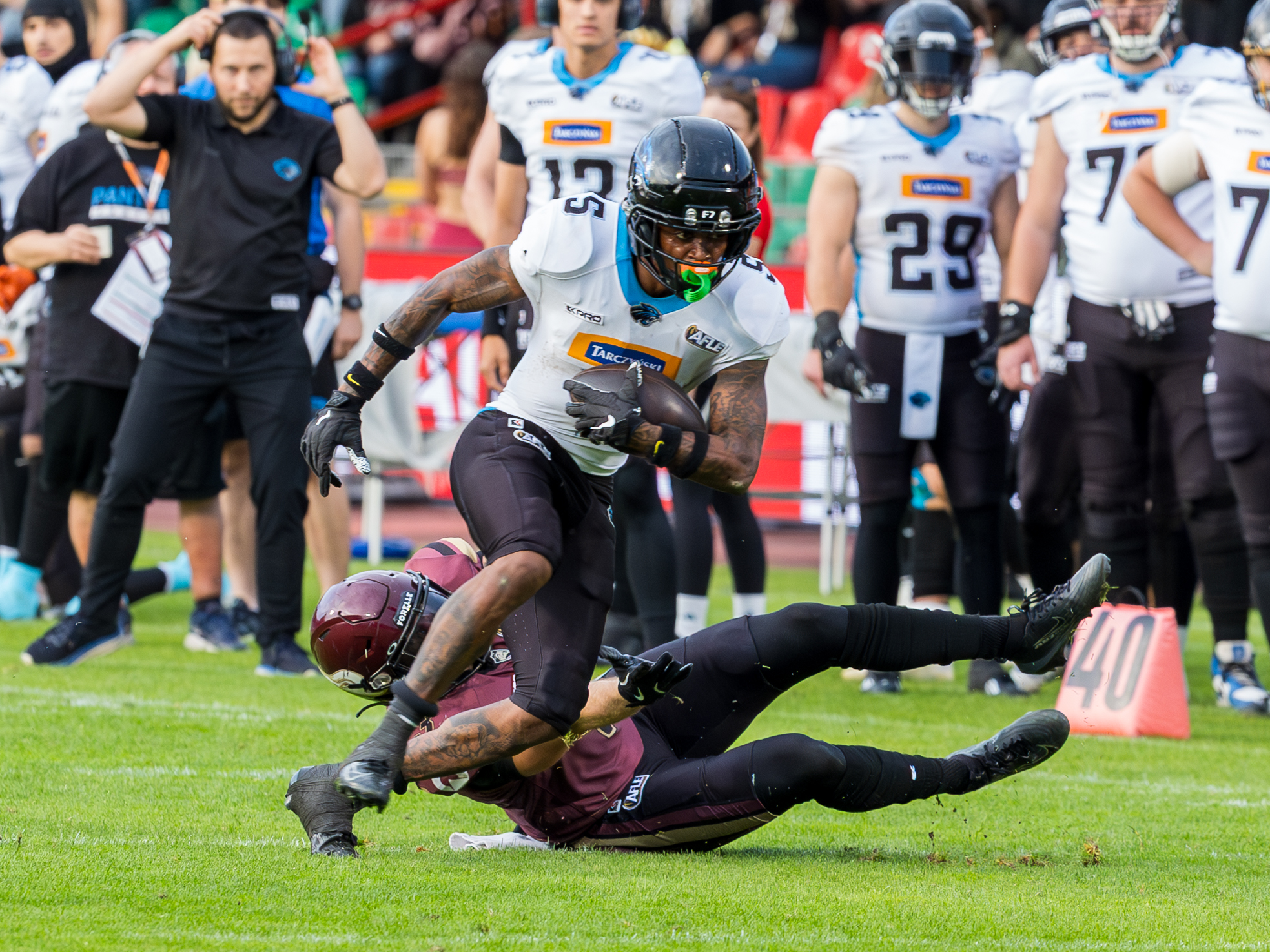 #5 Michael Harley Jr (Wide Receiver) – Panthers Wroclaw run with the ball.