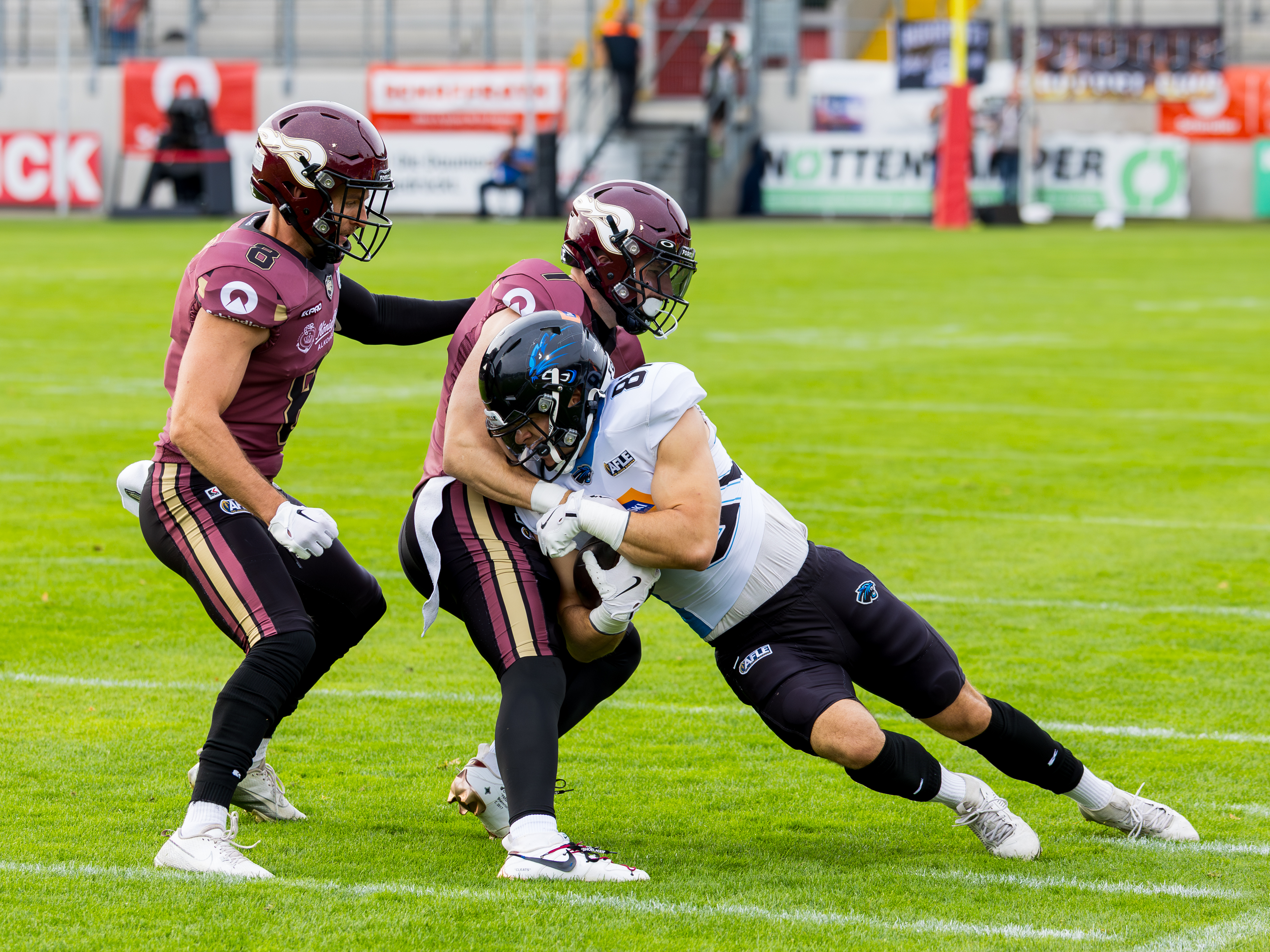 #7 Till Janssen (Defensive Back) – Rhein Fire tackle #81 Juan Flores-Calderon (Wide Receiver) – Panthers Wroclaw