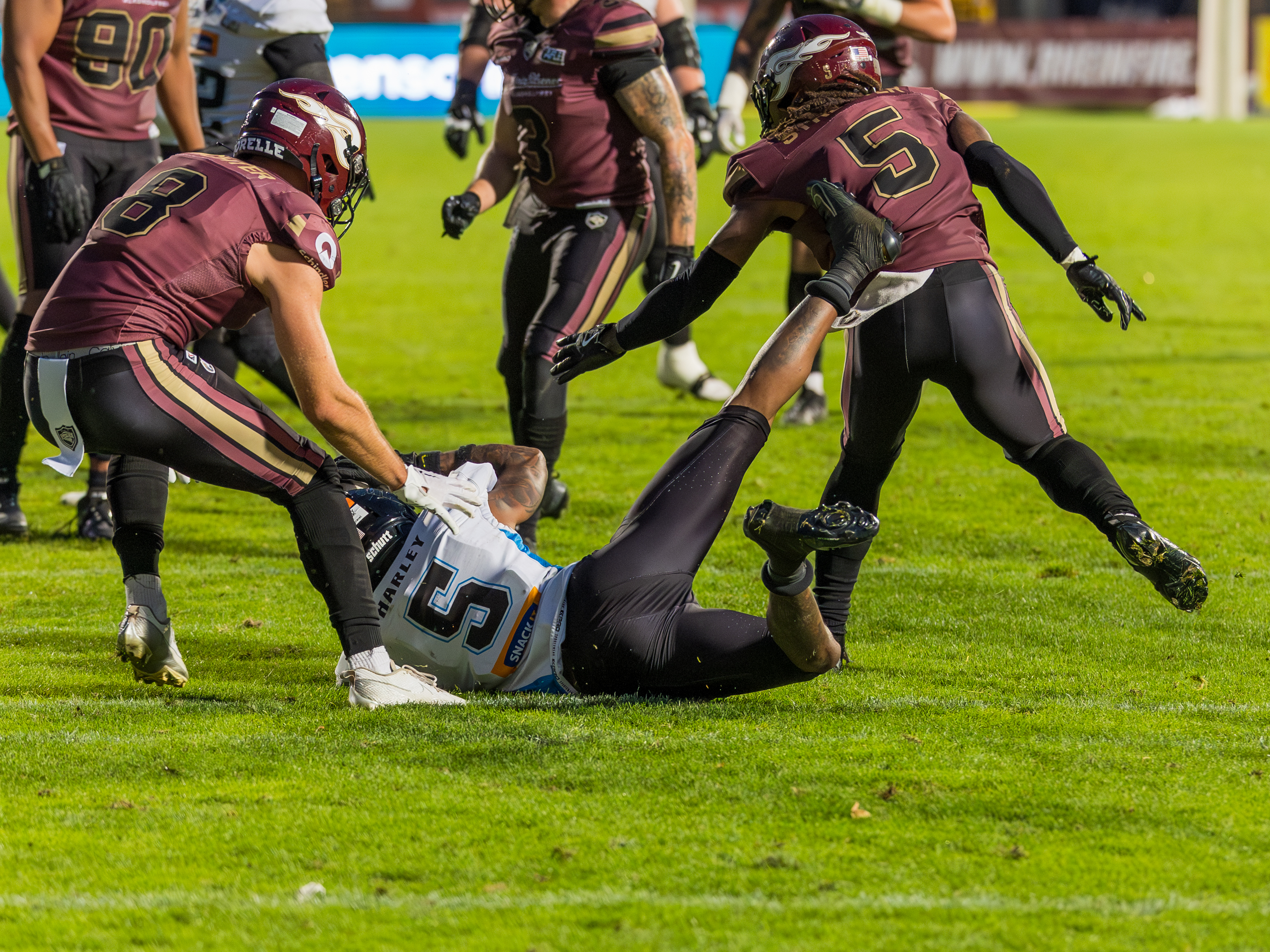 #8 Max Richter (Strong Saftey) – Rhein Fire tackle #5 Michael Harley Jr (Wide Receiver) – Panthers Wroclaw