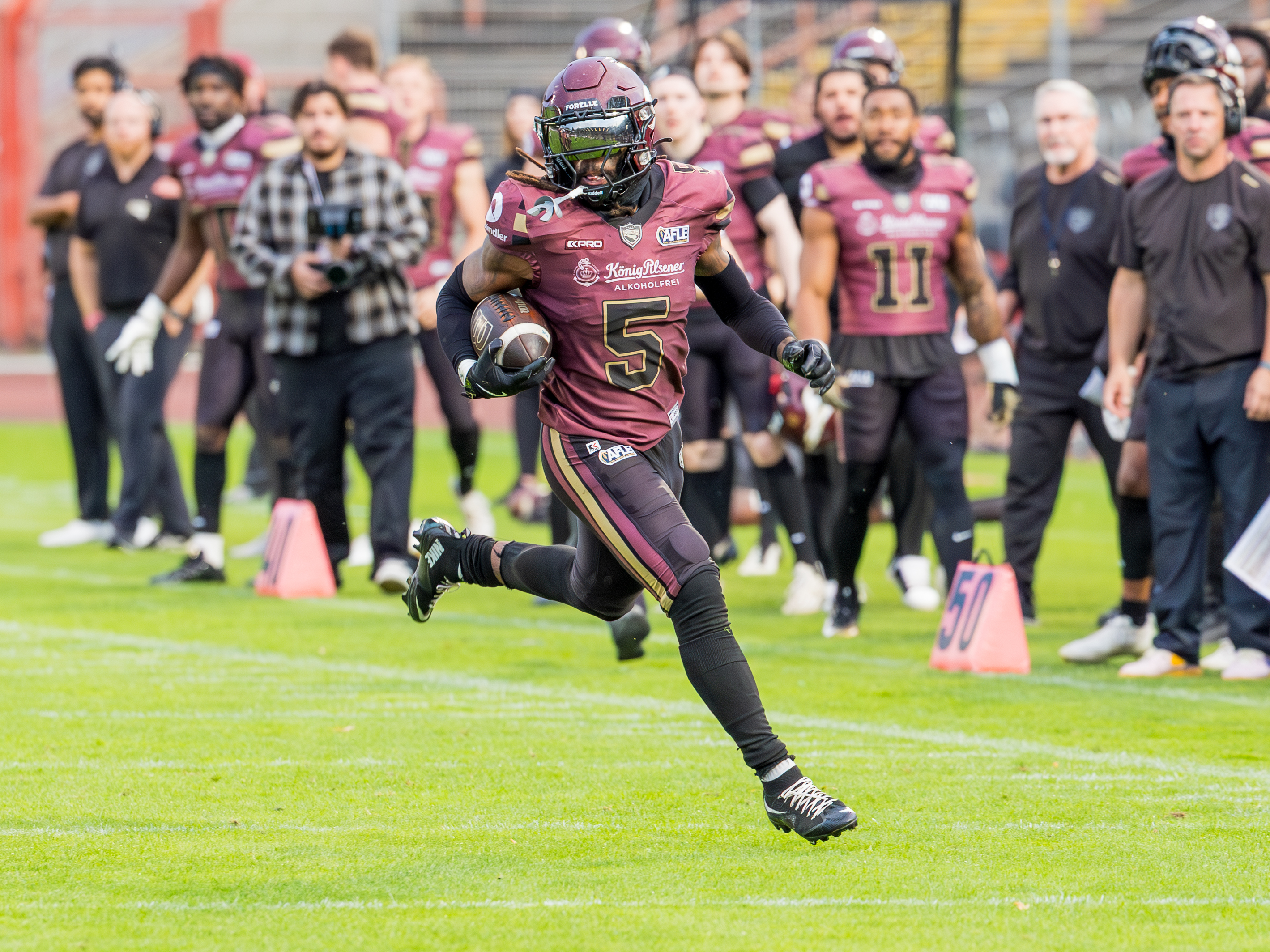 #5 Nazir Streater (Strong Saftey) – Rhein Fire run with the ball.
