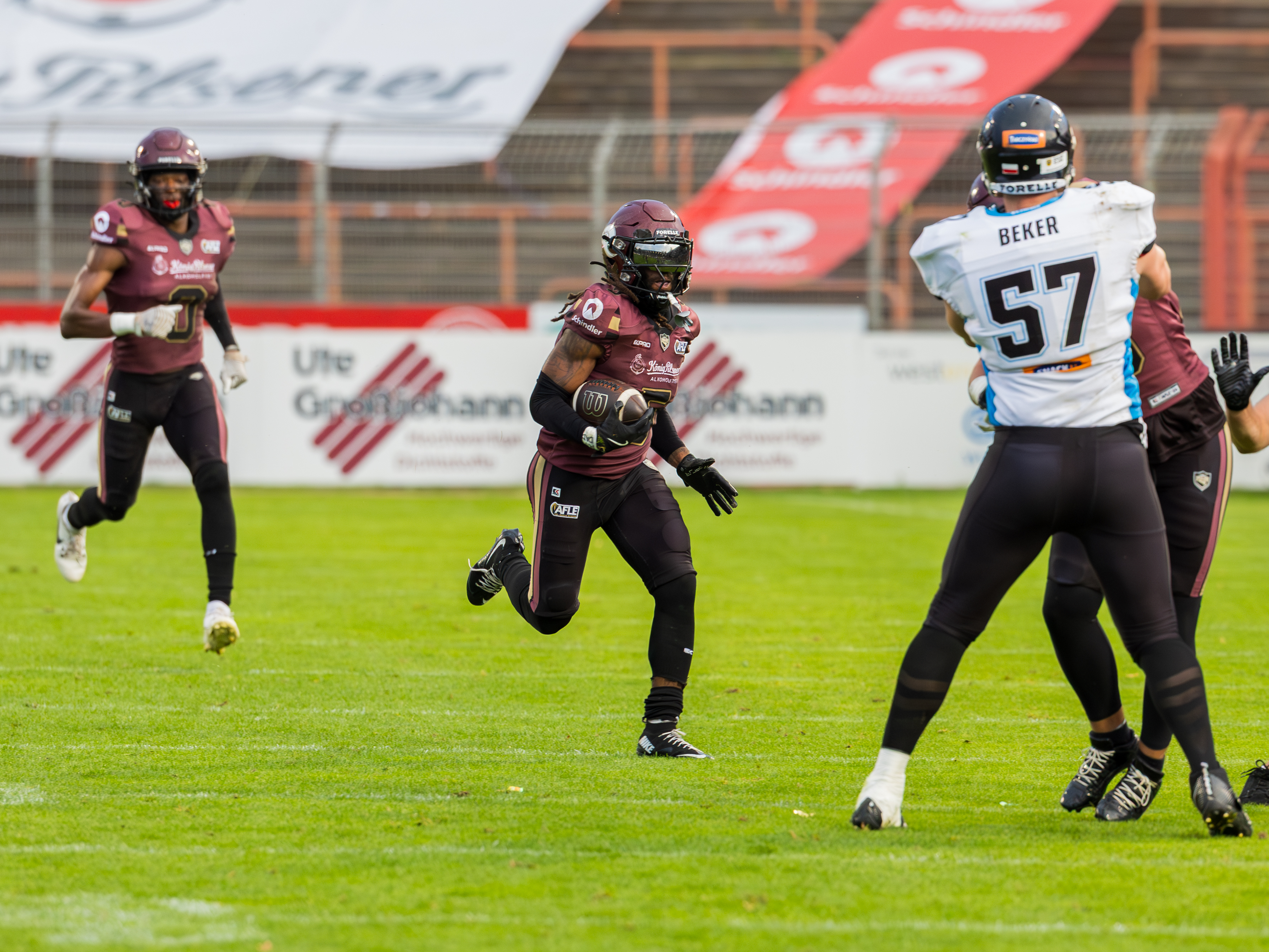 Interception from #5 Nazir Streater (Strong Saftey) – Rhein Fire