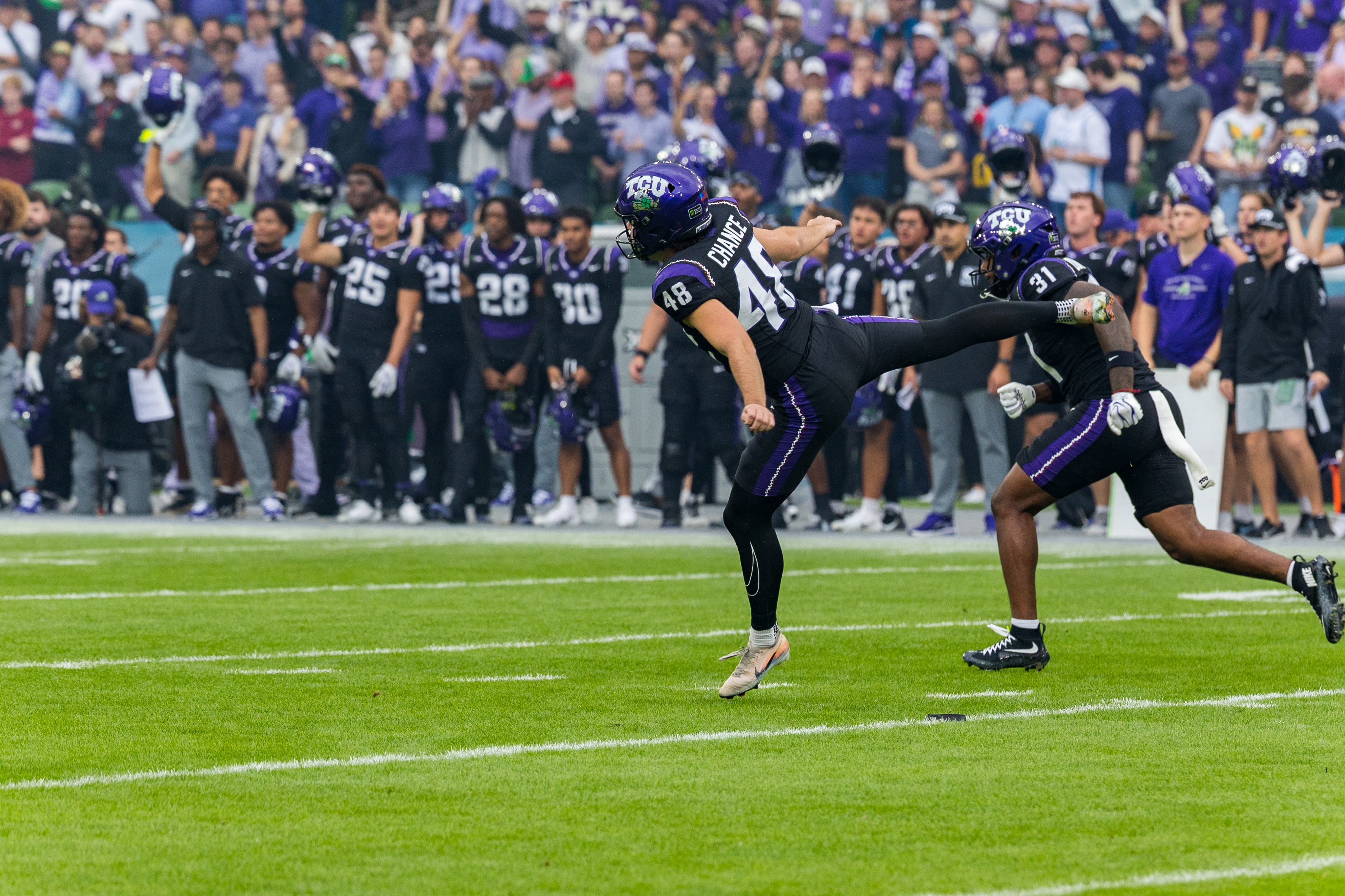Kickoff from #48 John Hoyet Chance (P) TCU Horned Frogs