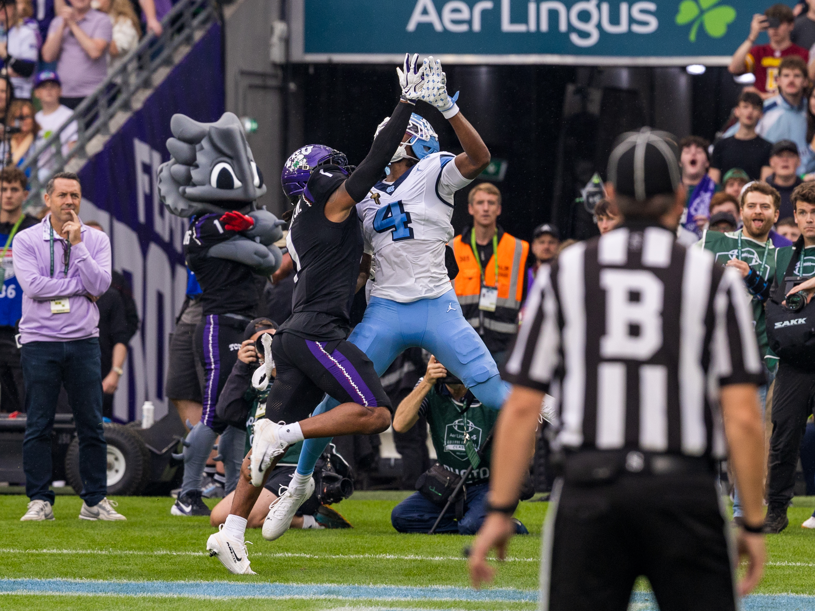 Incomplett pass to #4 Mason Humphrey (WR) University of North Carolina Tar Heels