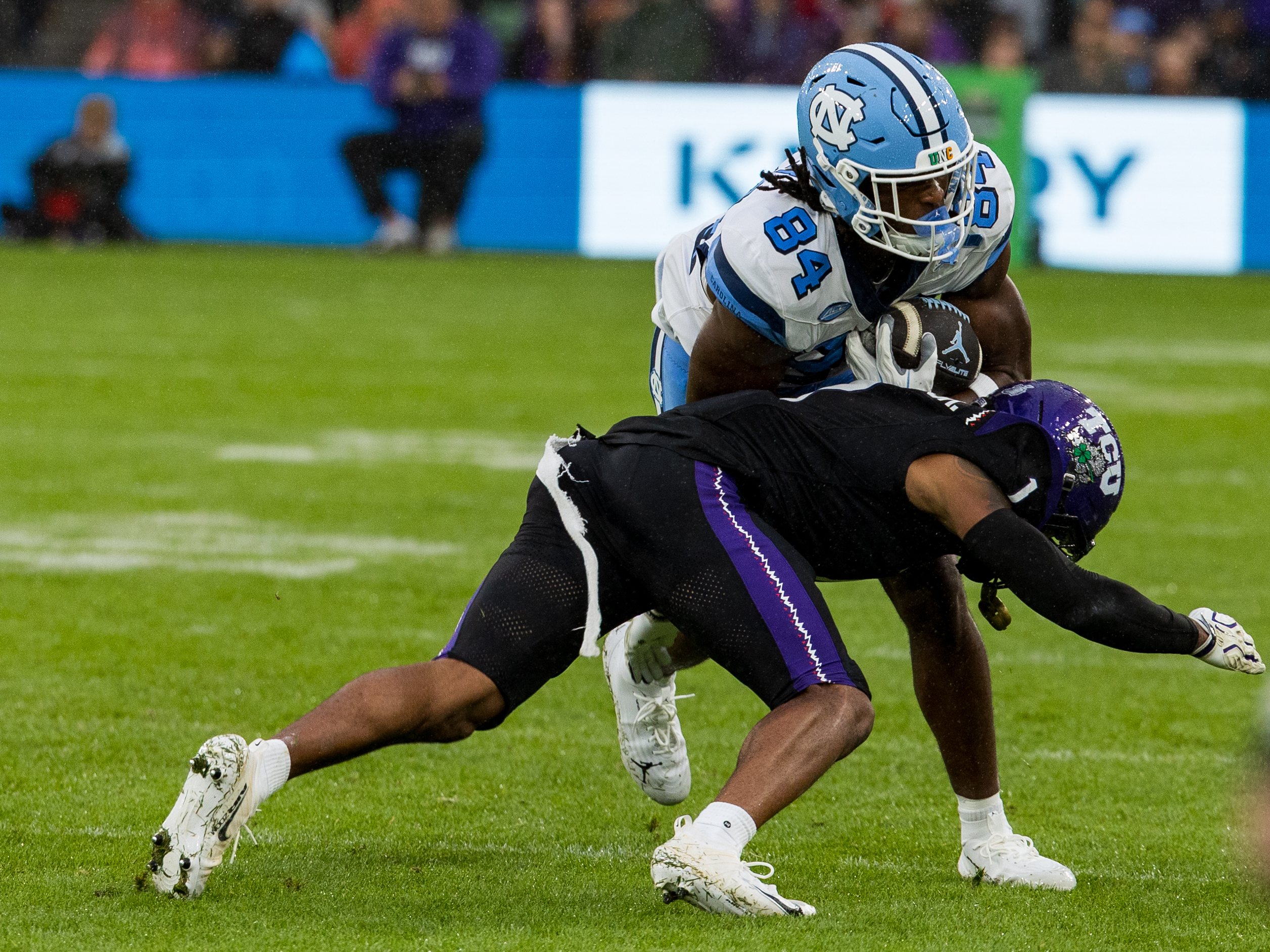 Tackle at #84 Shamar Easter (TE) University of North Carolina Tar Heels