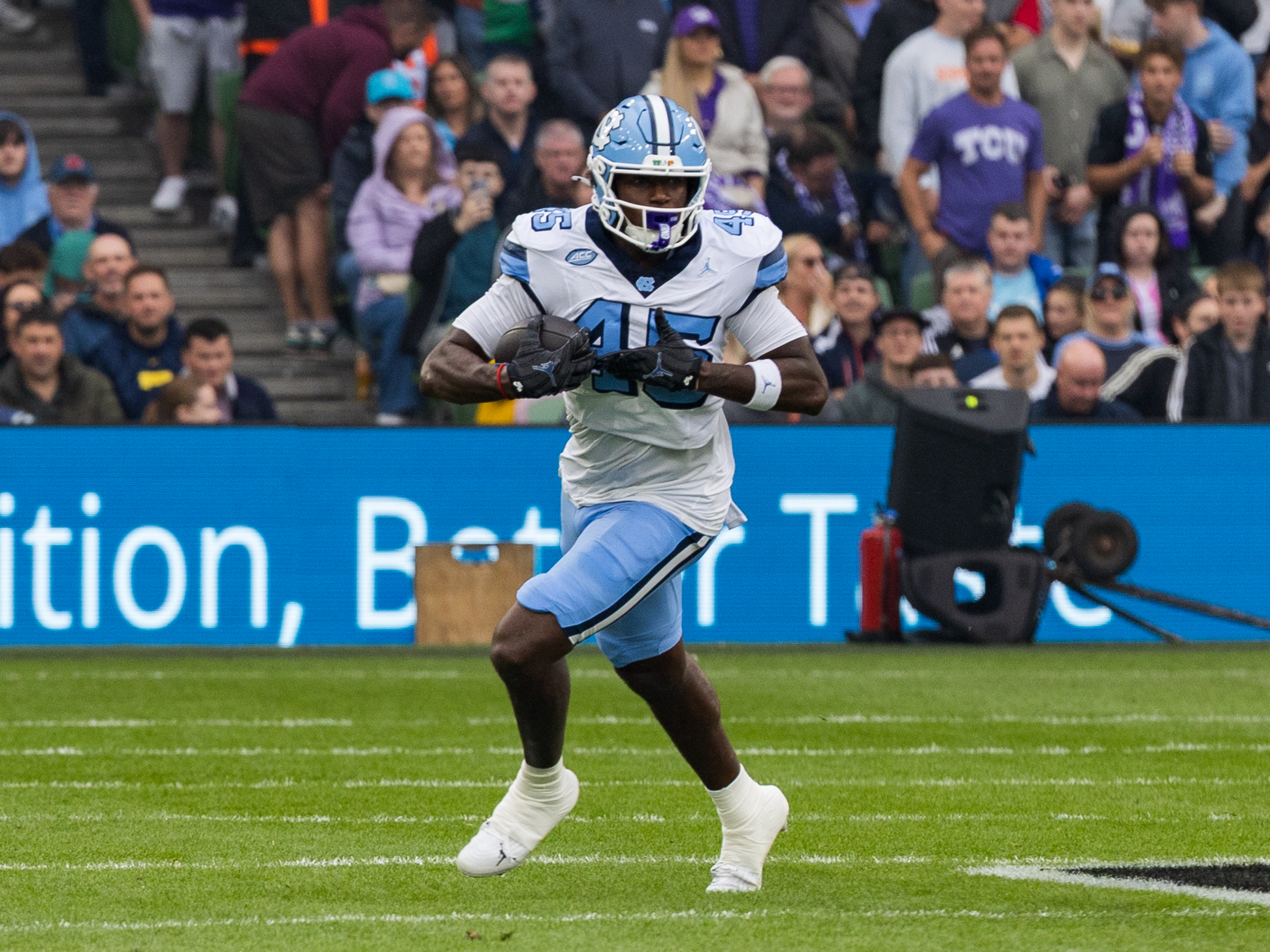 #45 Jelani Thurman (TE) University of North Carolina Tar Heels run with the ball