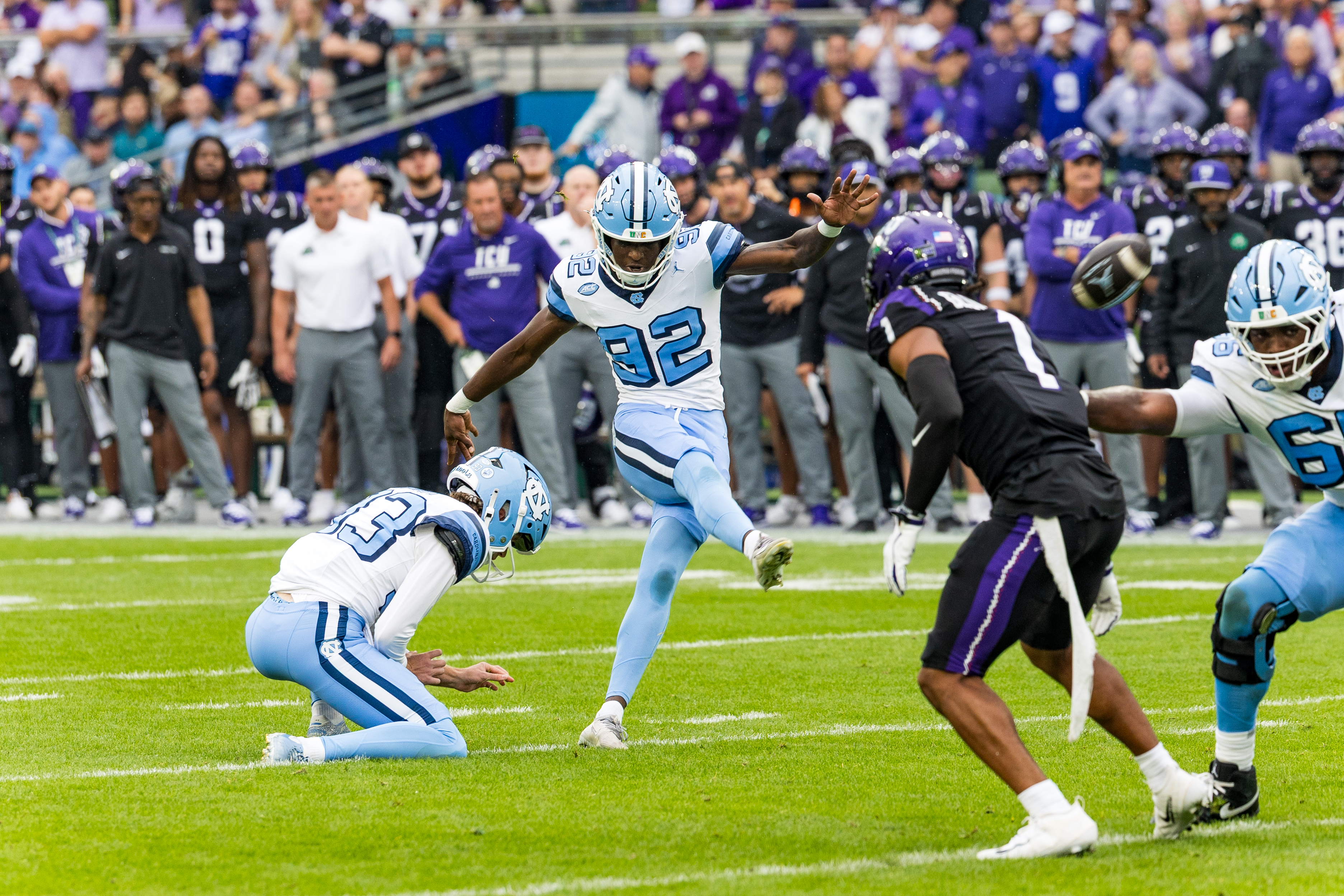 Fieldgoal from #92 Aeron Burrell (K) University of North Carolina Tar Heels