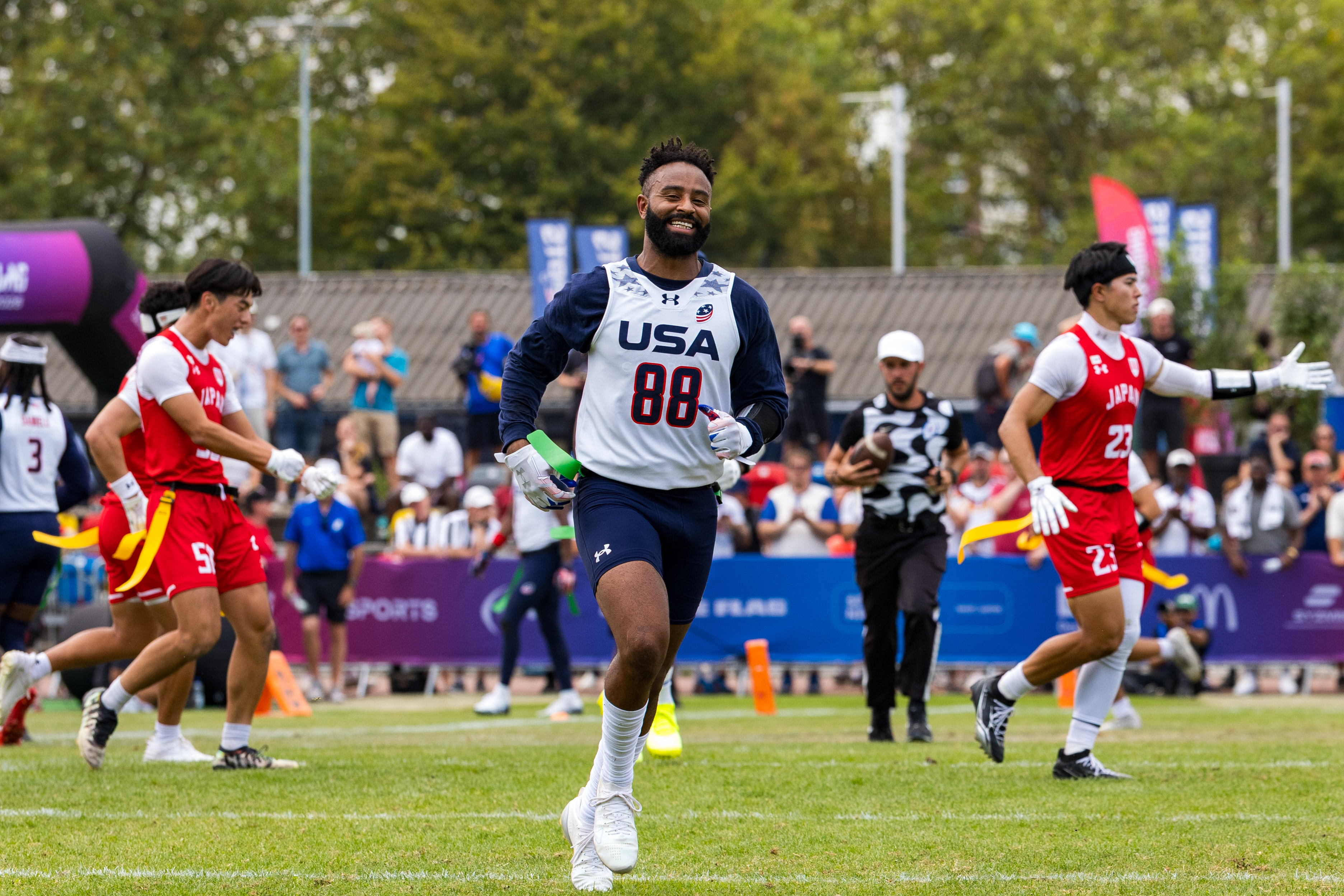 #88 Ja’Deion High (WR/DB) Team USA Men run over the field