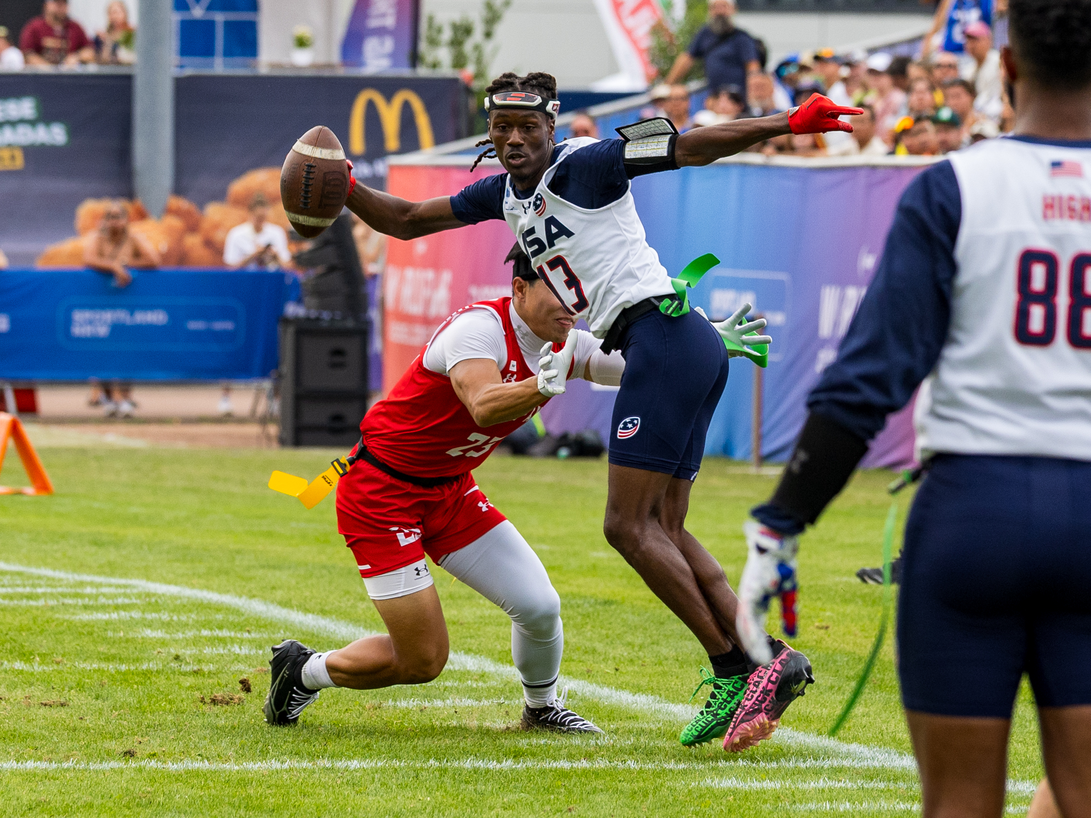 #23 RYOTA OKUDA ( DB/WR ) Team Japan Men tackle #13 Velton Brown Jr (WR/DB) Team USA Men
