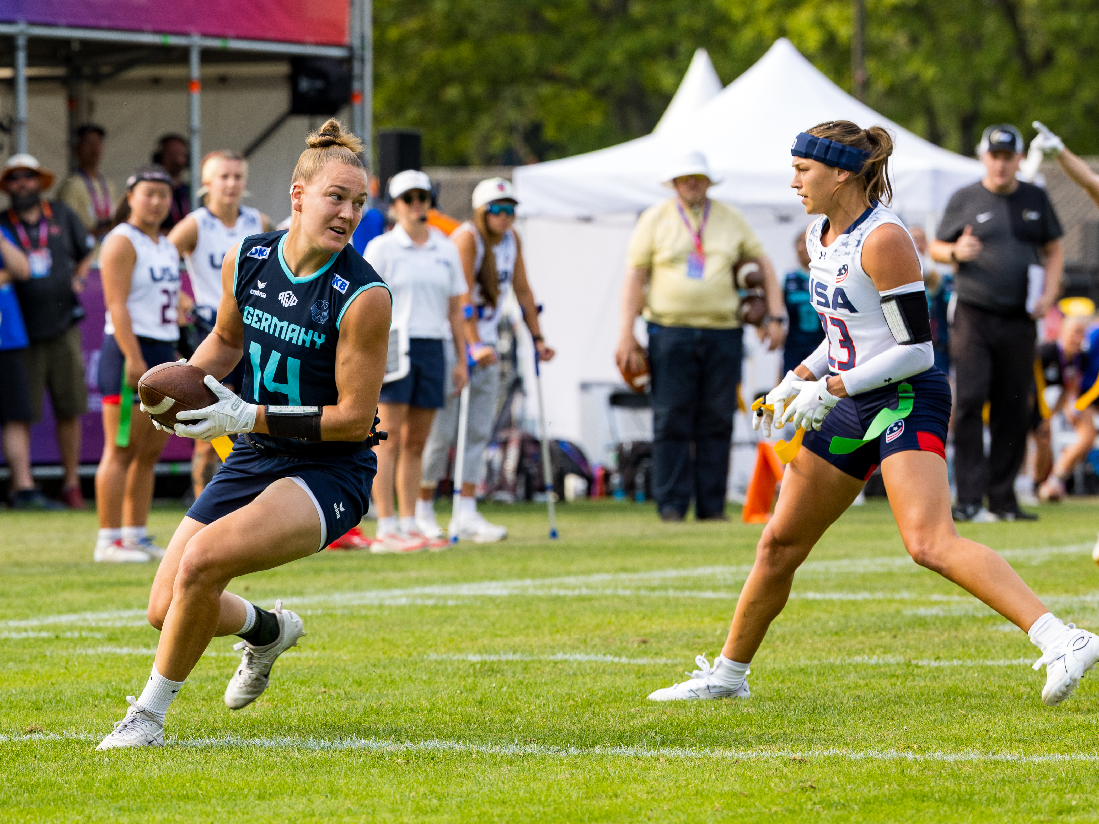 #14 Carla Charlotte Törner (WR) Team Germany Women make a first down.