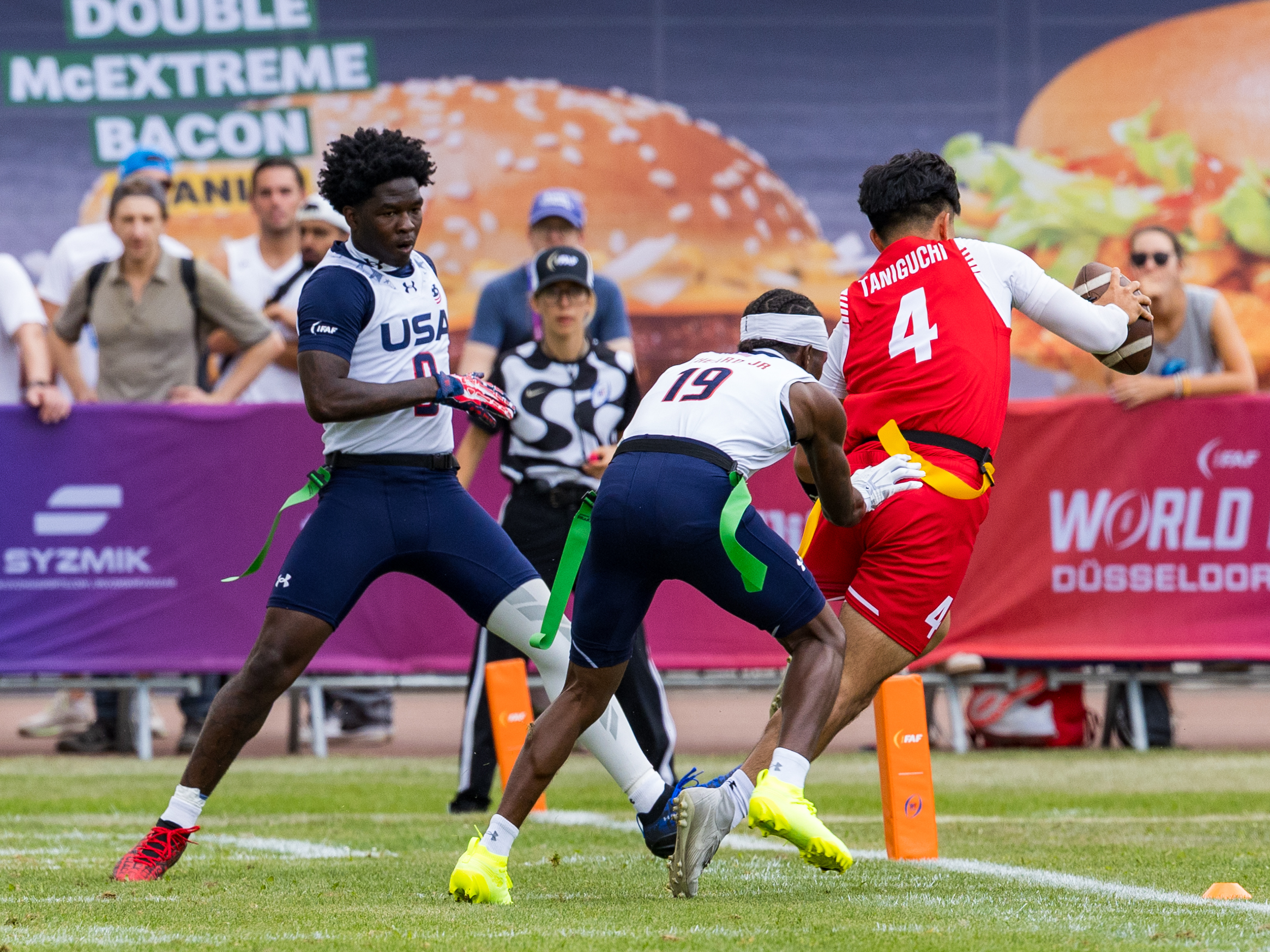 #19 Shawn Theard Jr (ATH) Team USA Men push out the field #4 TAKEHITO TANIGUCHI ( QB ) Team Japan Men