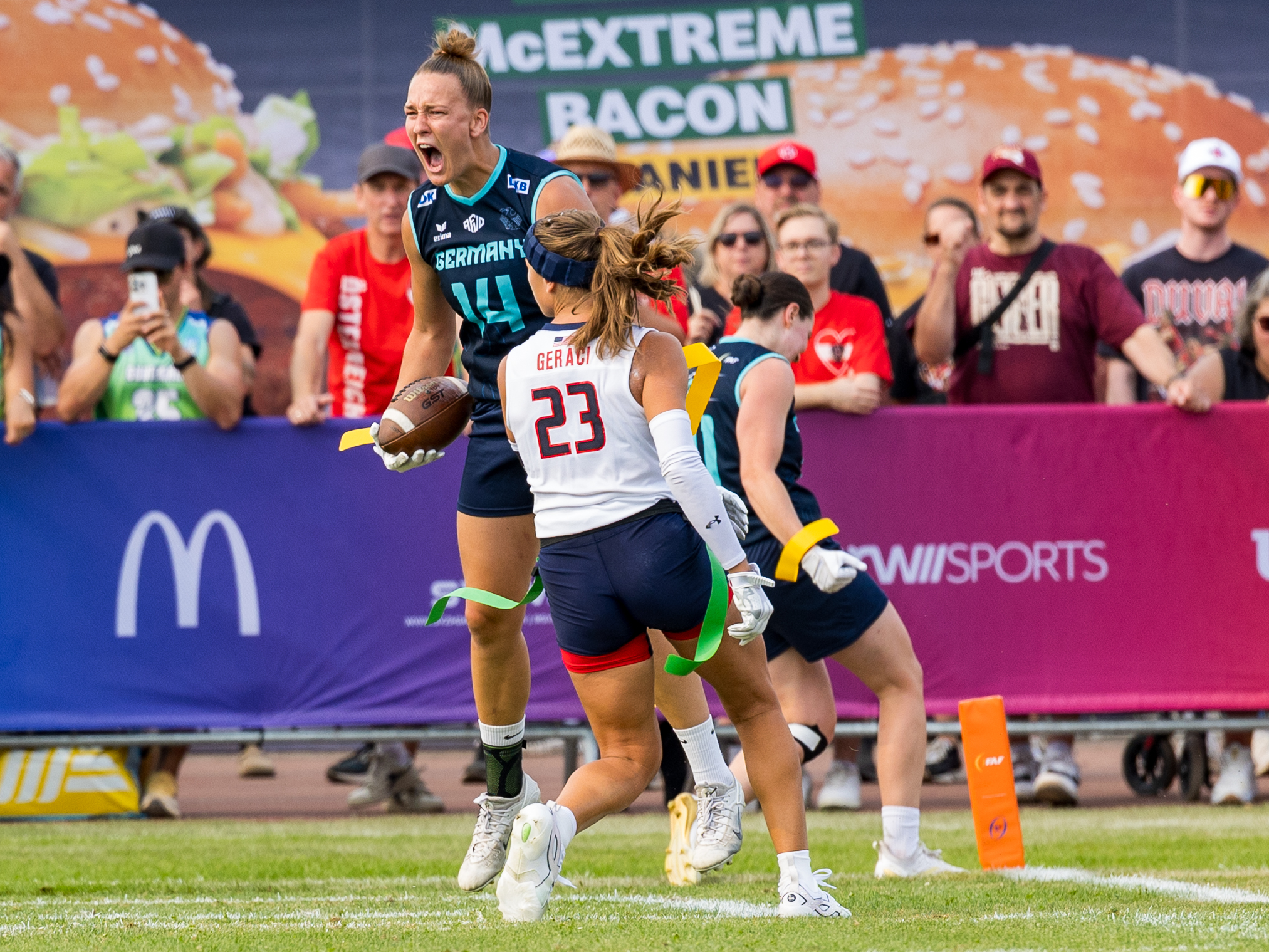 Touchdown celebration from #14 Carla Charlotte Törner (WR) Team Germany Women.