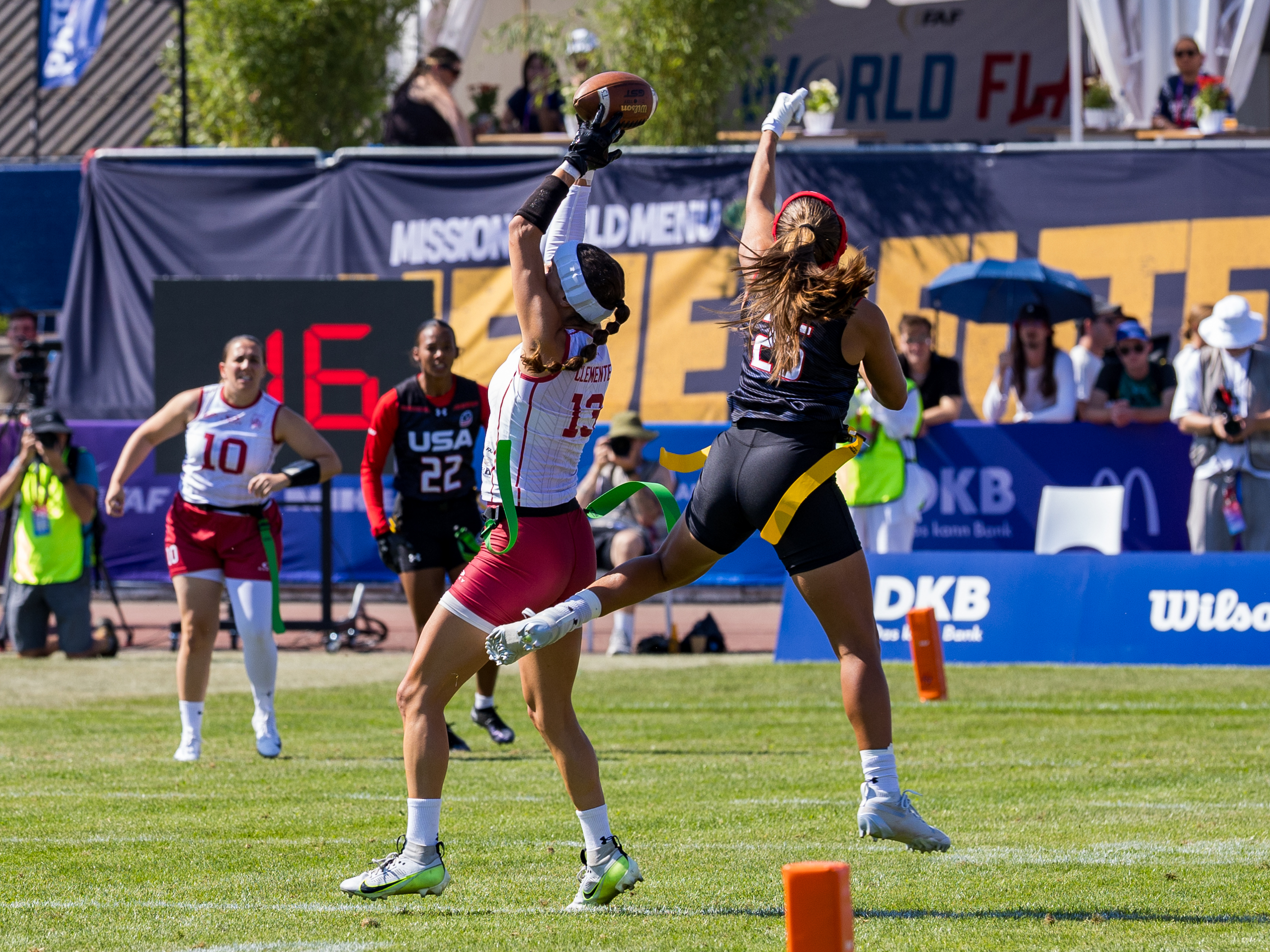 #25 Laneah Bryan (DB/WR) Team USA Women no chance to make an interception. Catch from #13 Sara Villagrasa Clemente (WR)