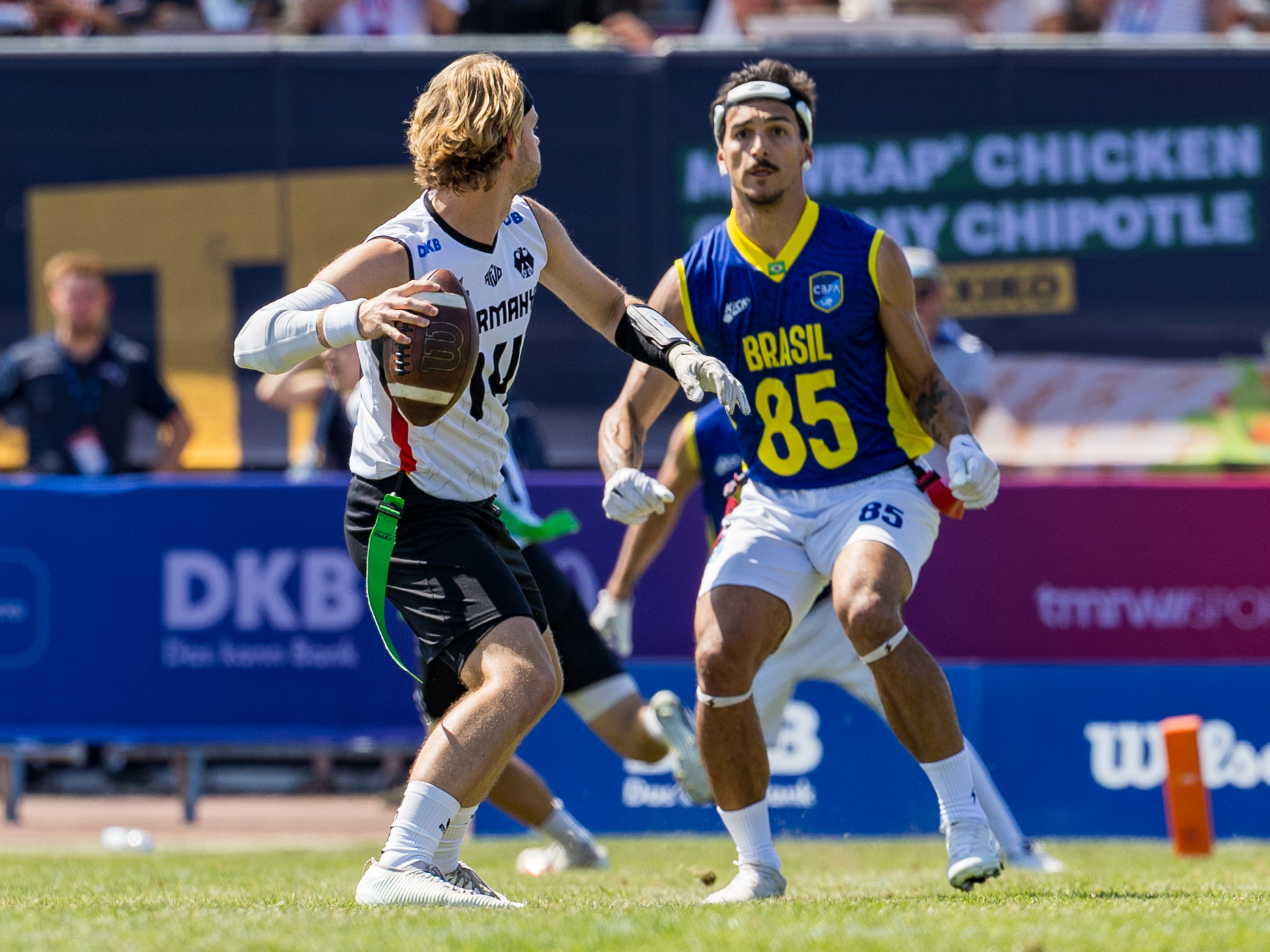 #85 Bernardo Horevitch Kusdra (DB) Team Brazil Me wait to pass the ball from #14 Philipp Marco Klein (QB) Team Germany Men