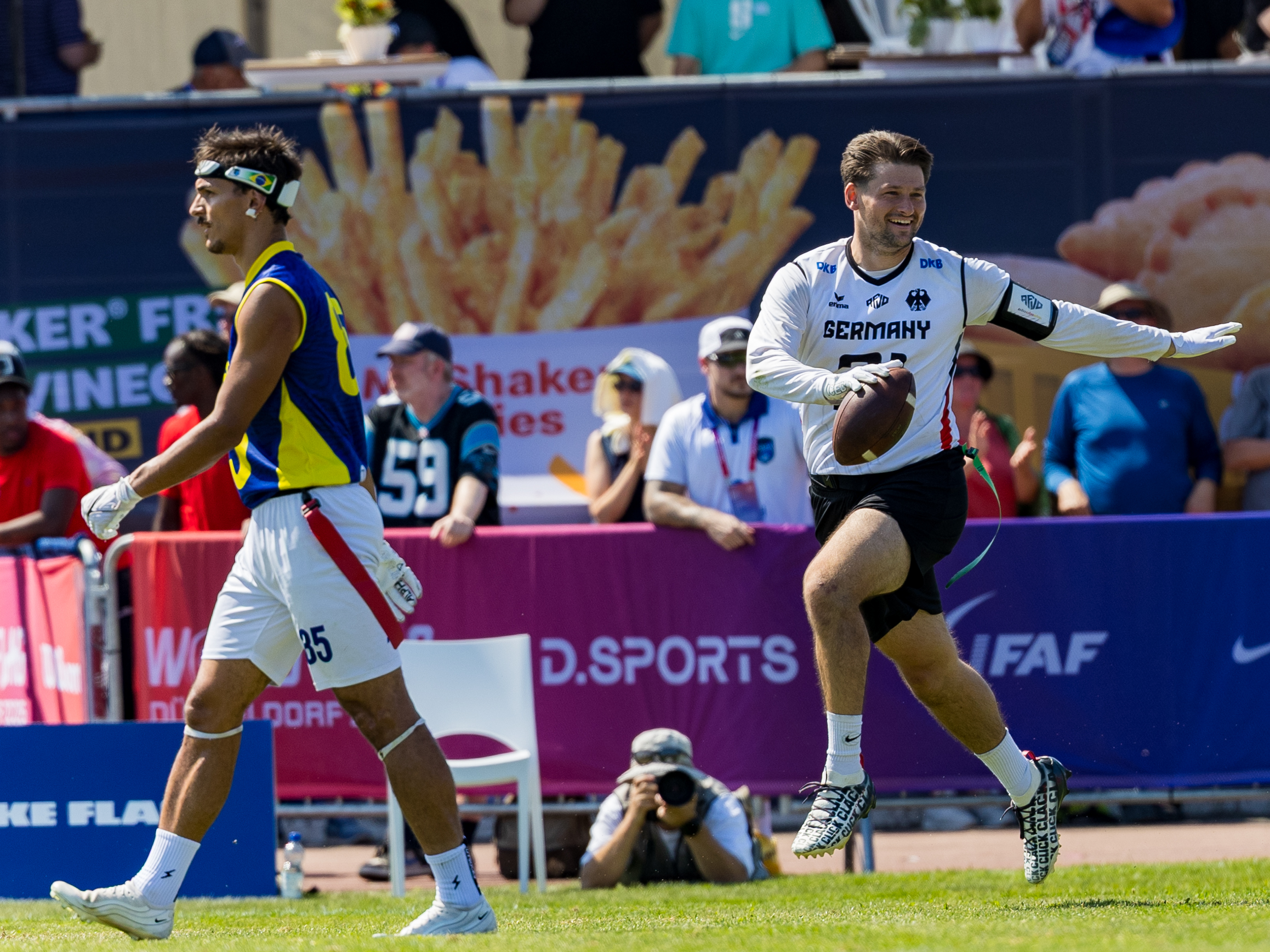 #21 Fabian Achenbach (DB/WR) Team Germany Men touchdown celebration