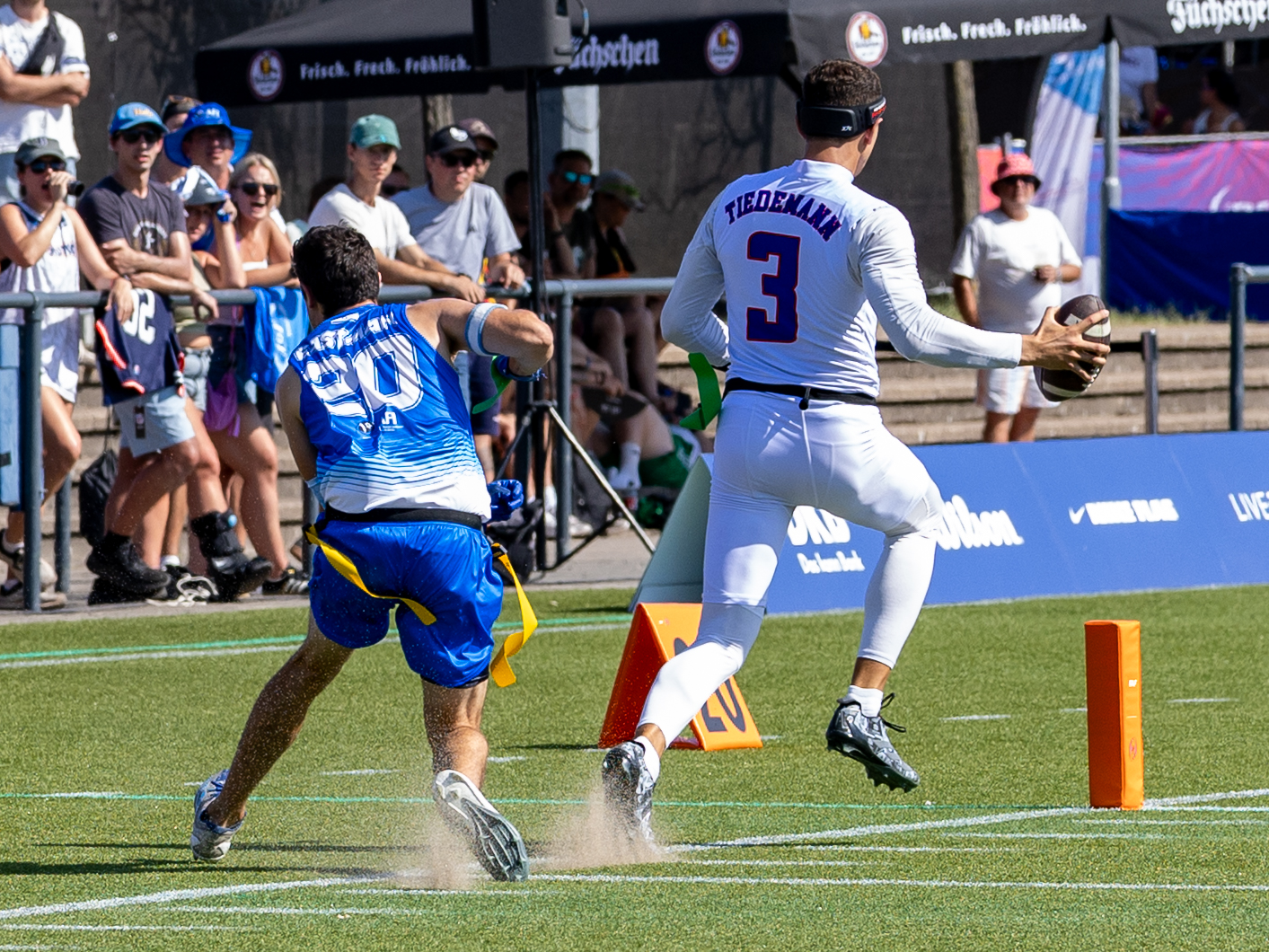 #20 DANIEL EASTMAN (DB) Team Israel Men catch the flag from #3 Tai Natani-Othoniel Tiedemann (QB) Team American Samoa Men