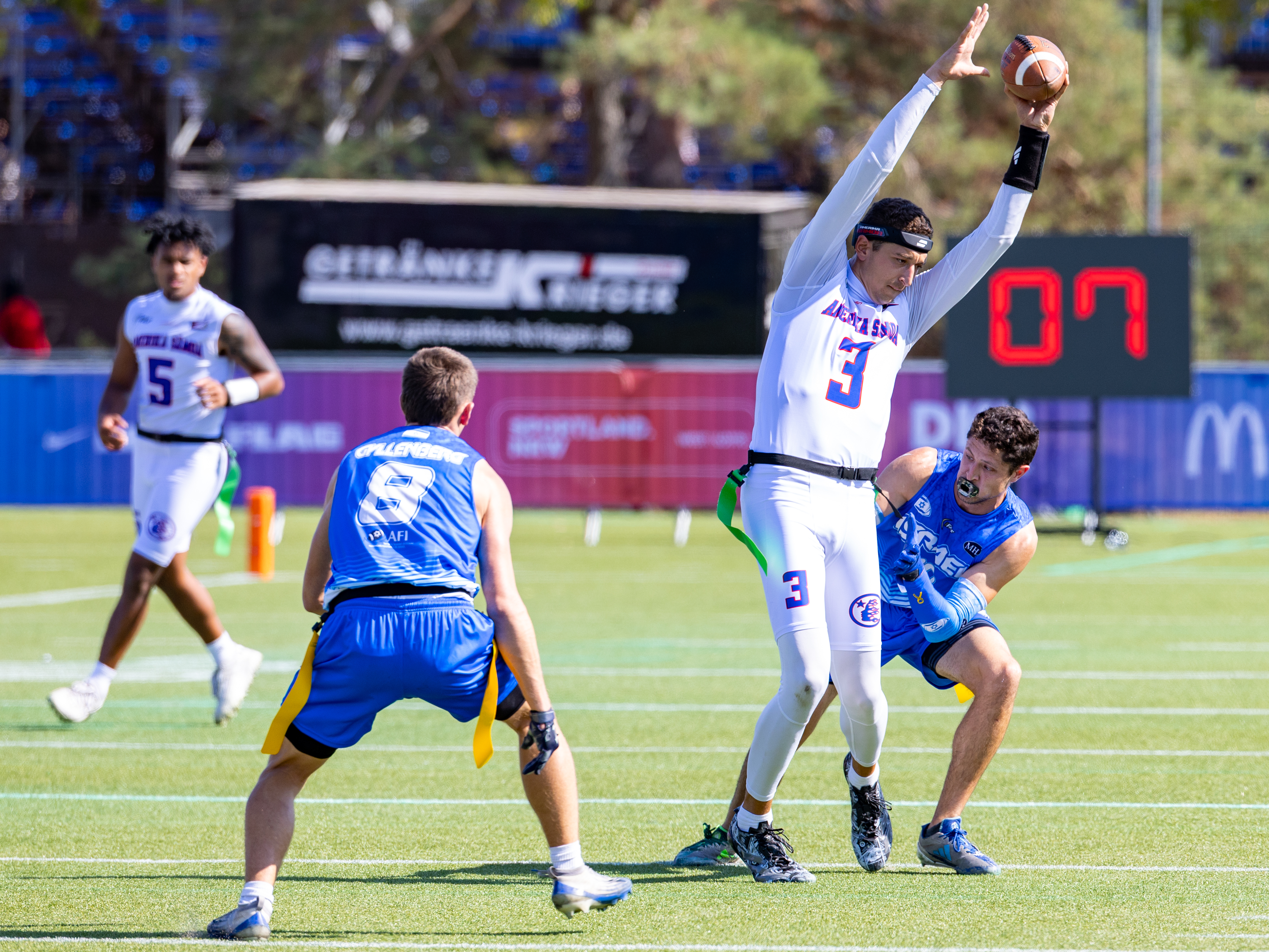 #3 Tai Natani-Othoniel Tiedemann (QB) Team American Samoa Men catch the ball.