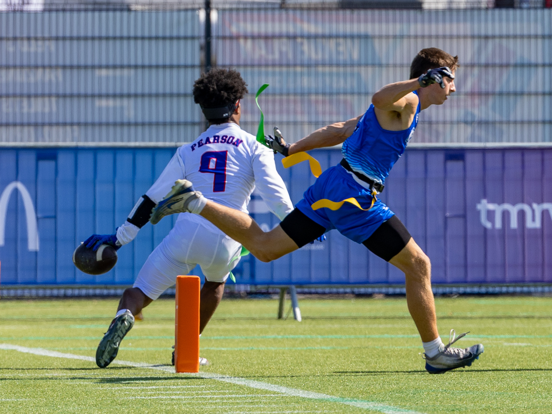 #7 MATTHEW KENNY (DB) Team Israel Men catch the flag from #9 Jahcour Hasaan Pearson (WR/DB) Team American Samoa Men