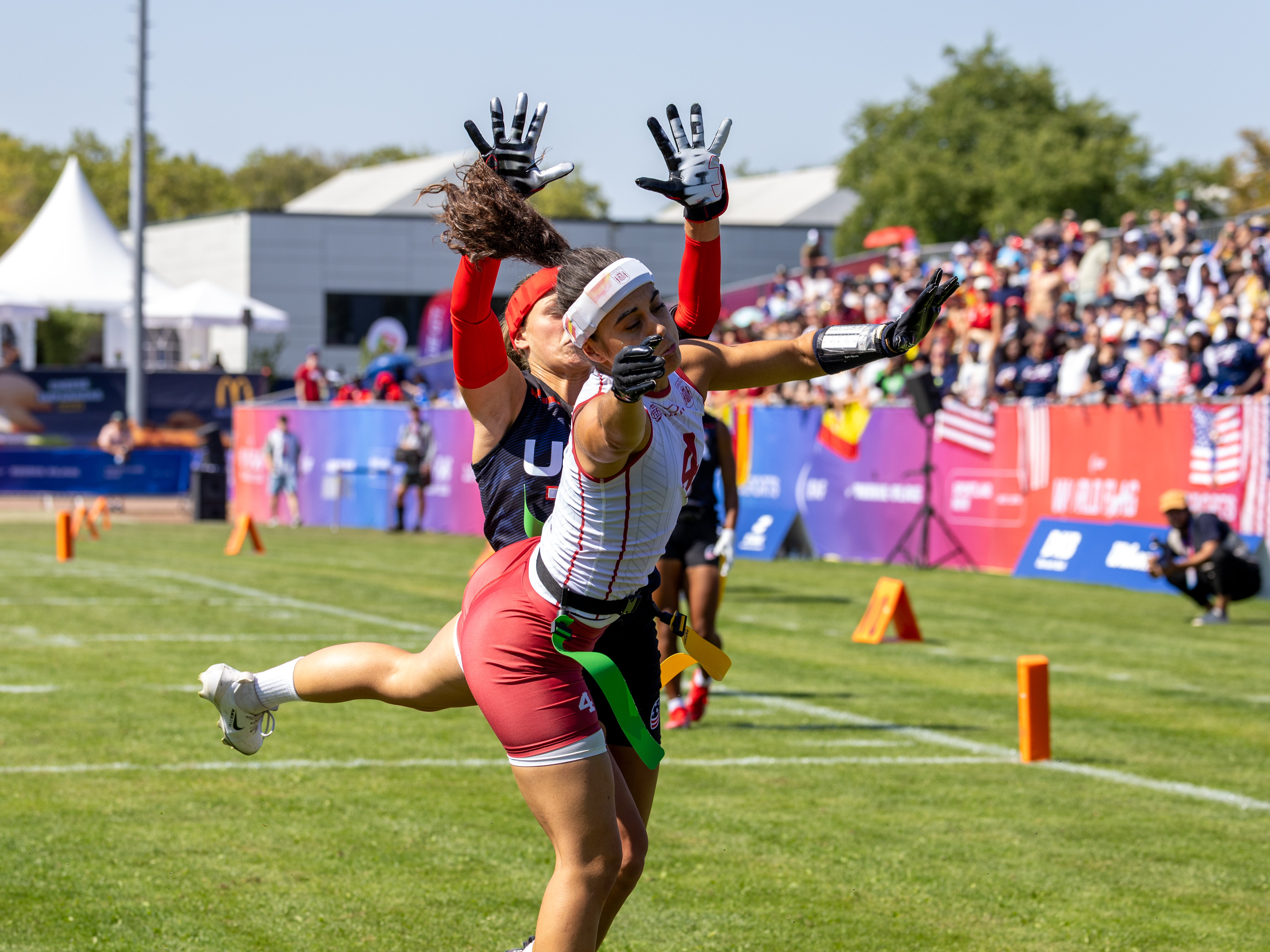 Incomplett pass to #4 María del Mar Hernández Vitorique (DB)