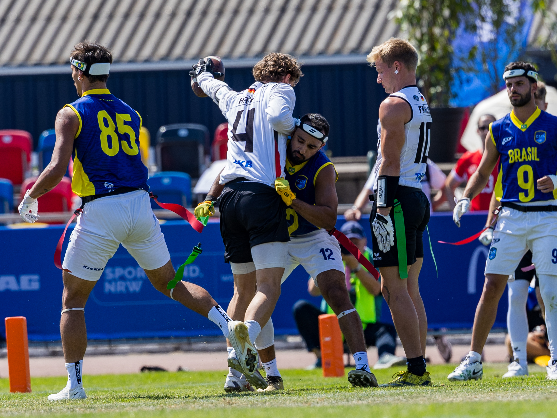 #12 Felipe Nunes Almeida dos Santos (DB) Team Brazil Me block #4 Theo Hack (WR) Team Germany Men