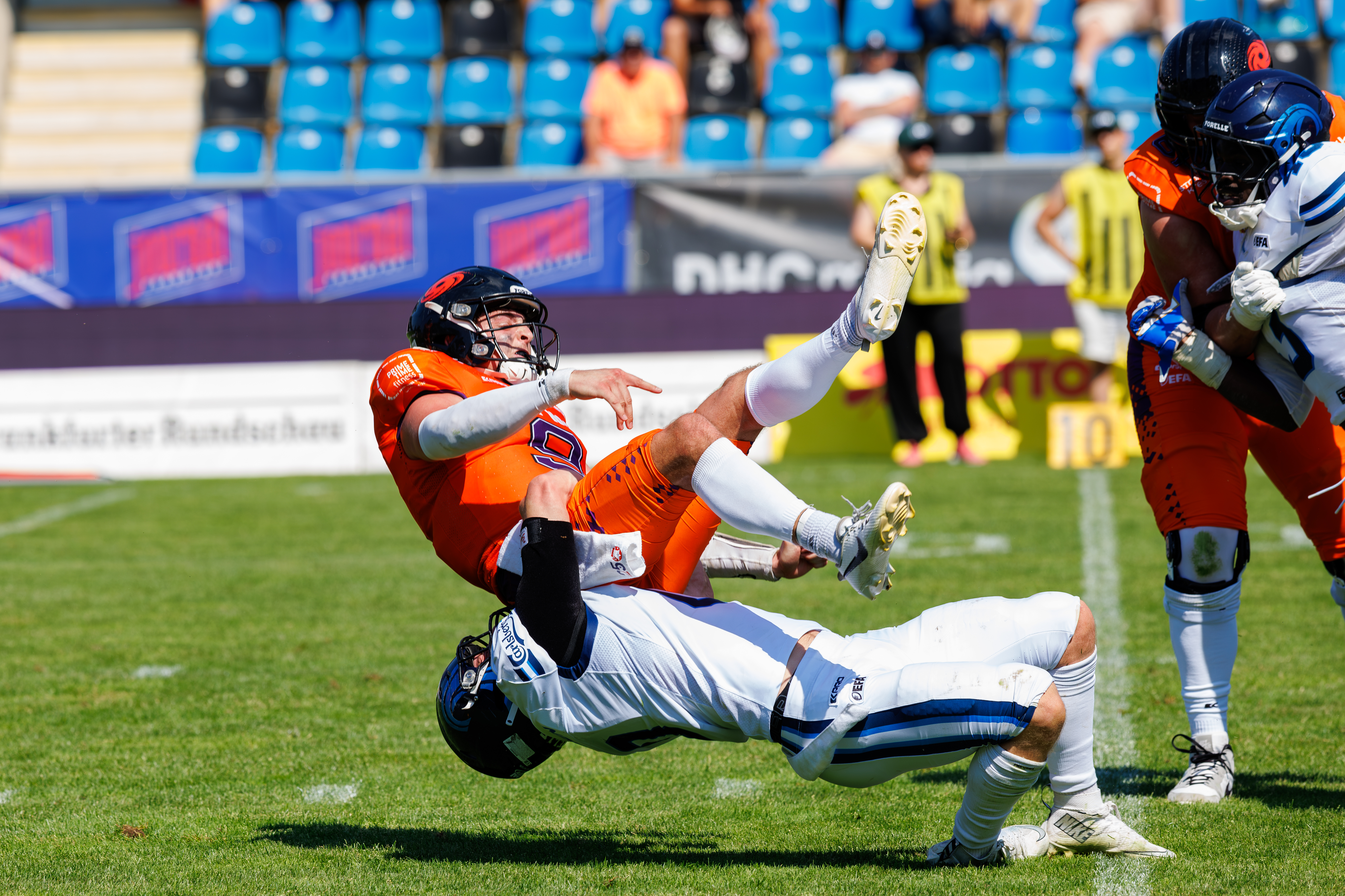 #0 Ludvig Myrén (Linebacker) – Nordic Storm tackle #9 Zach Calzada (Quarterback) – Frankfurt Galaxy