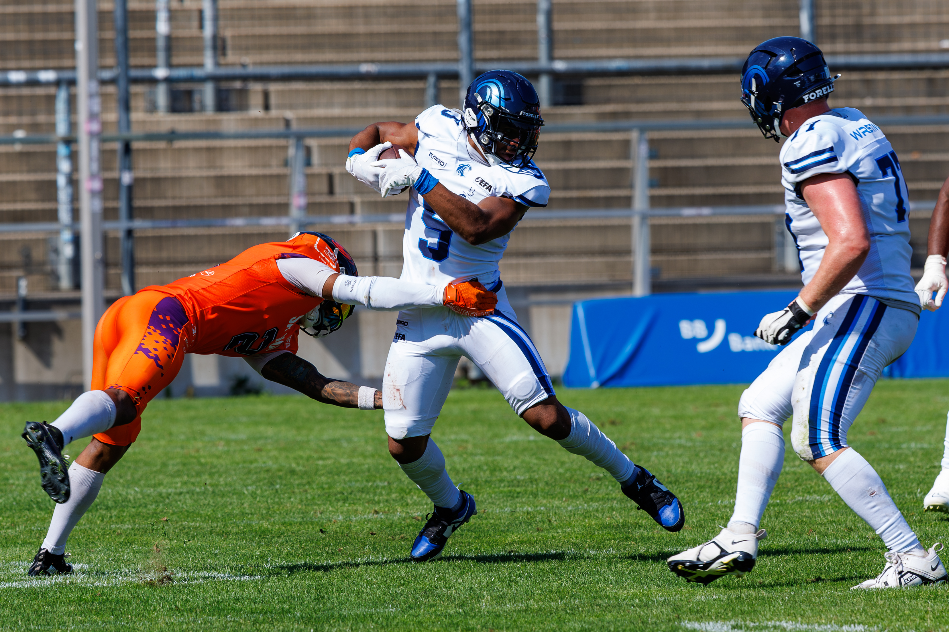 #5 Edvin Almeida (Wide Receiver) – Nordic Storm run with the ball.