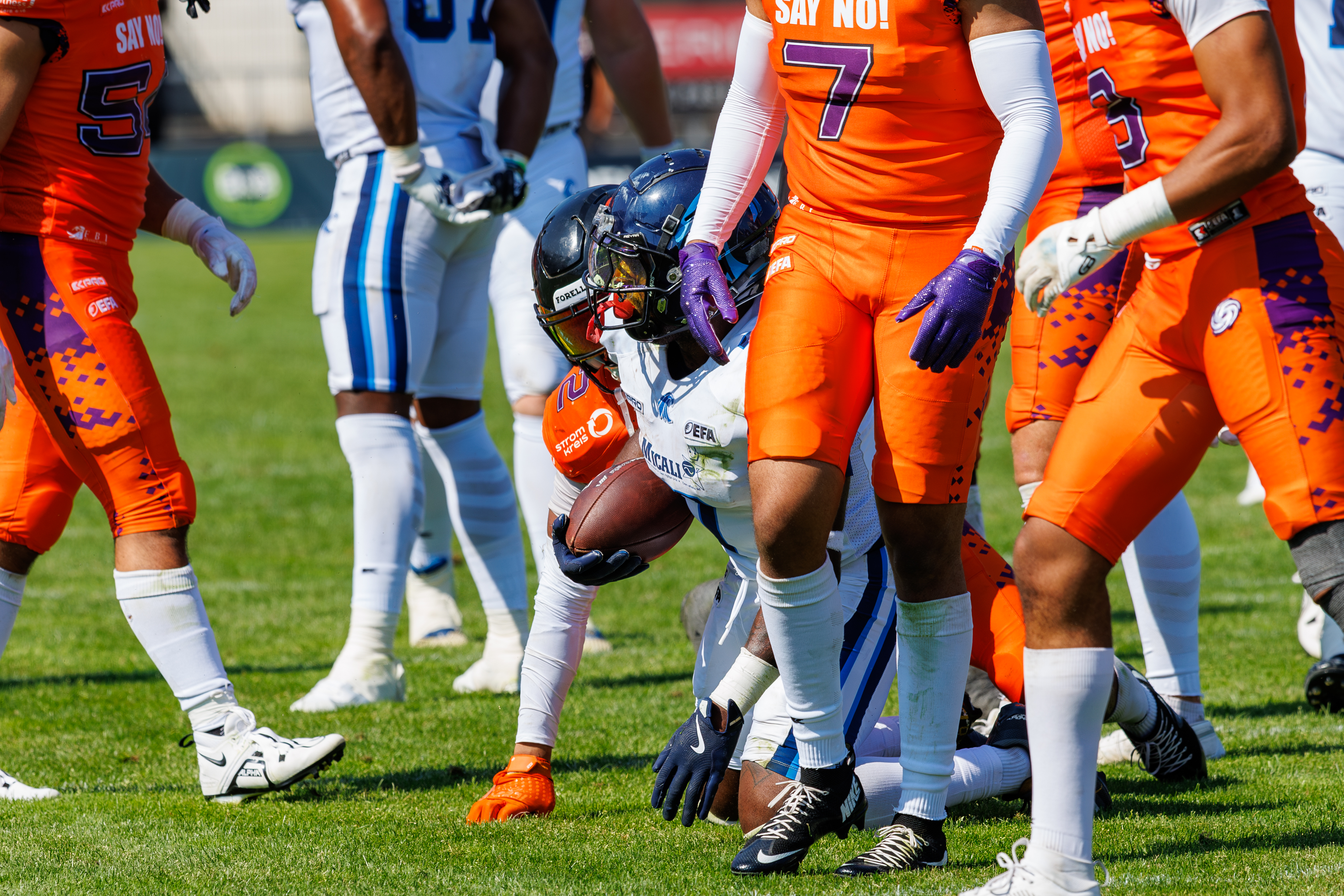 First down from #7 Glen Toonga (Running Back) – Nordic Storm.