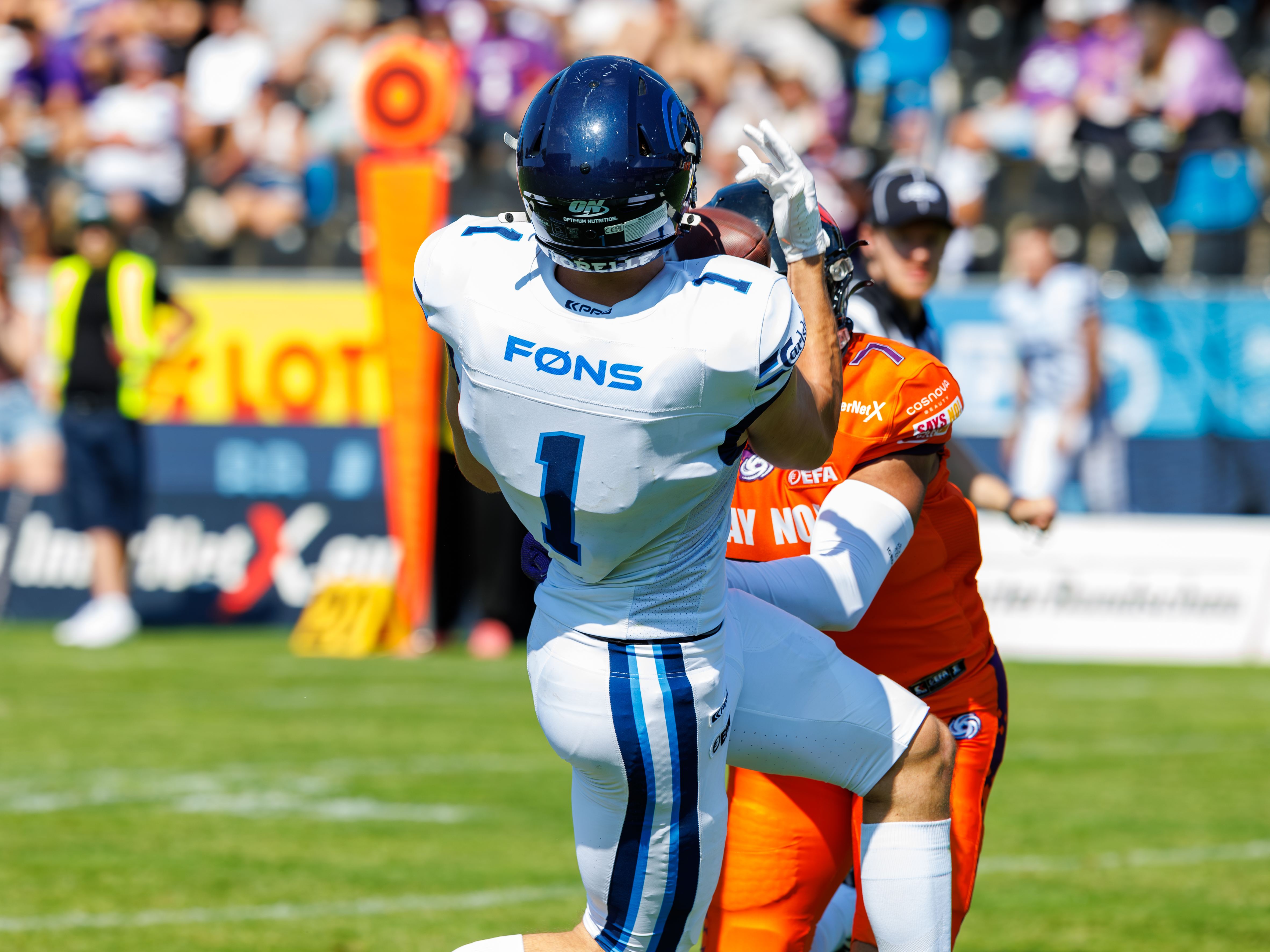 #1 Simon Føns (Wide Receiver) – Nordic Storm catch the ball in the air. #7 Enrico Chagoya (Defensive Back) – Frankfurt Galaxy there's no way to defend it.