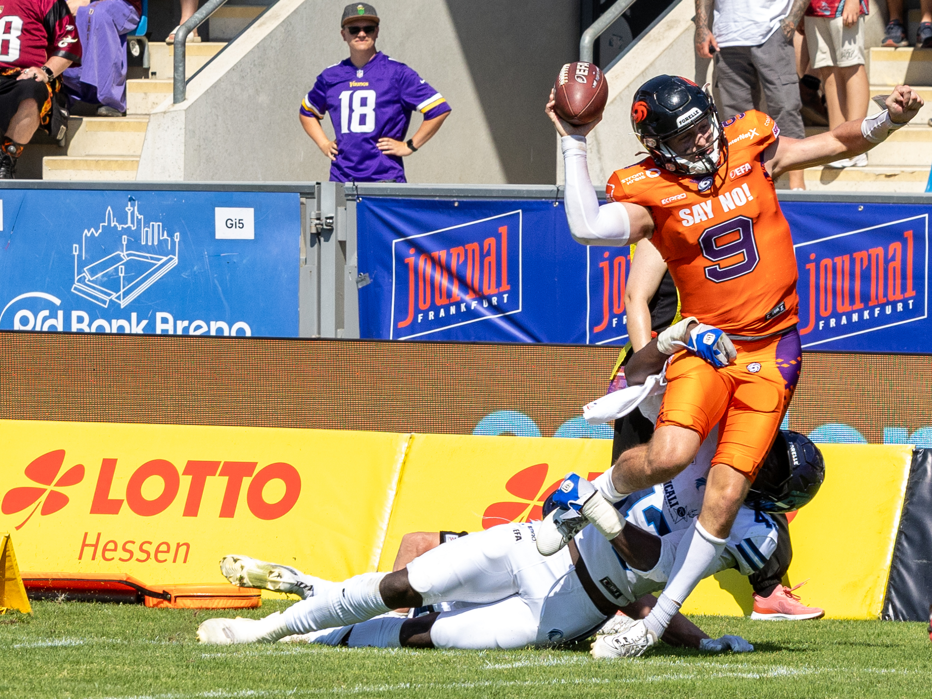 #9 Zach Calzada (Quarterback) – Frankfurt Galaxy out the field.