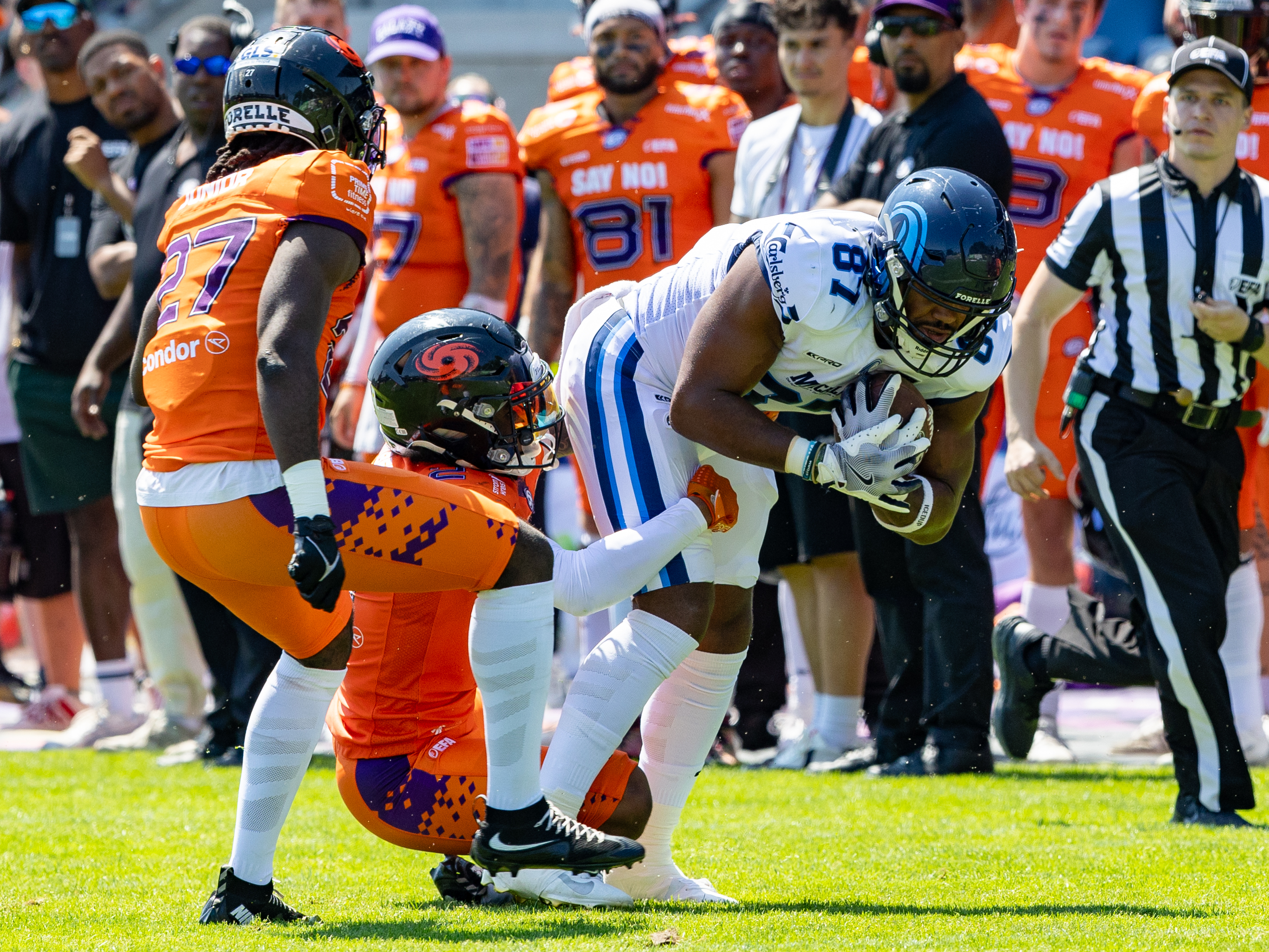 #2 Mason Chambers (Defensive Back) – Frankfurt Galaxy tackle #87 Roberto Miranda (Tight End) – Nordic Storm