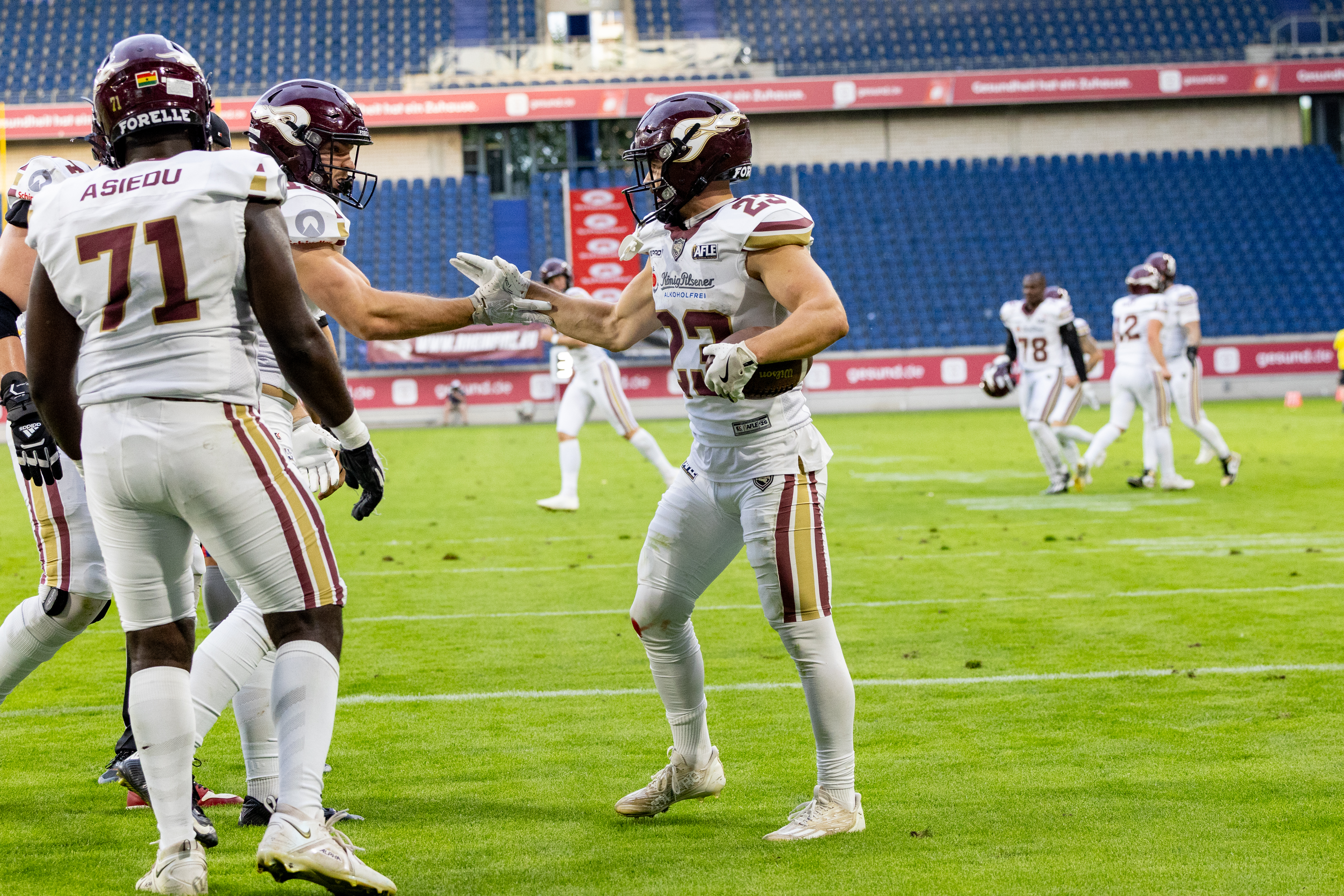 Celebration #23 Sergej Kendus (Running Back) – Rhein Fire