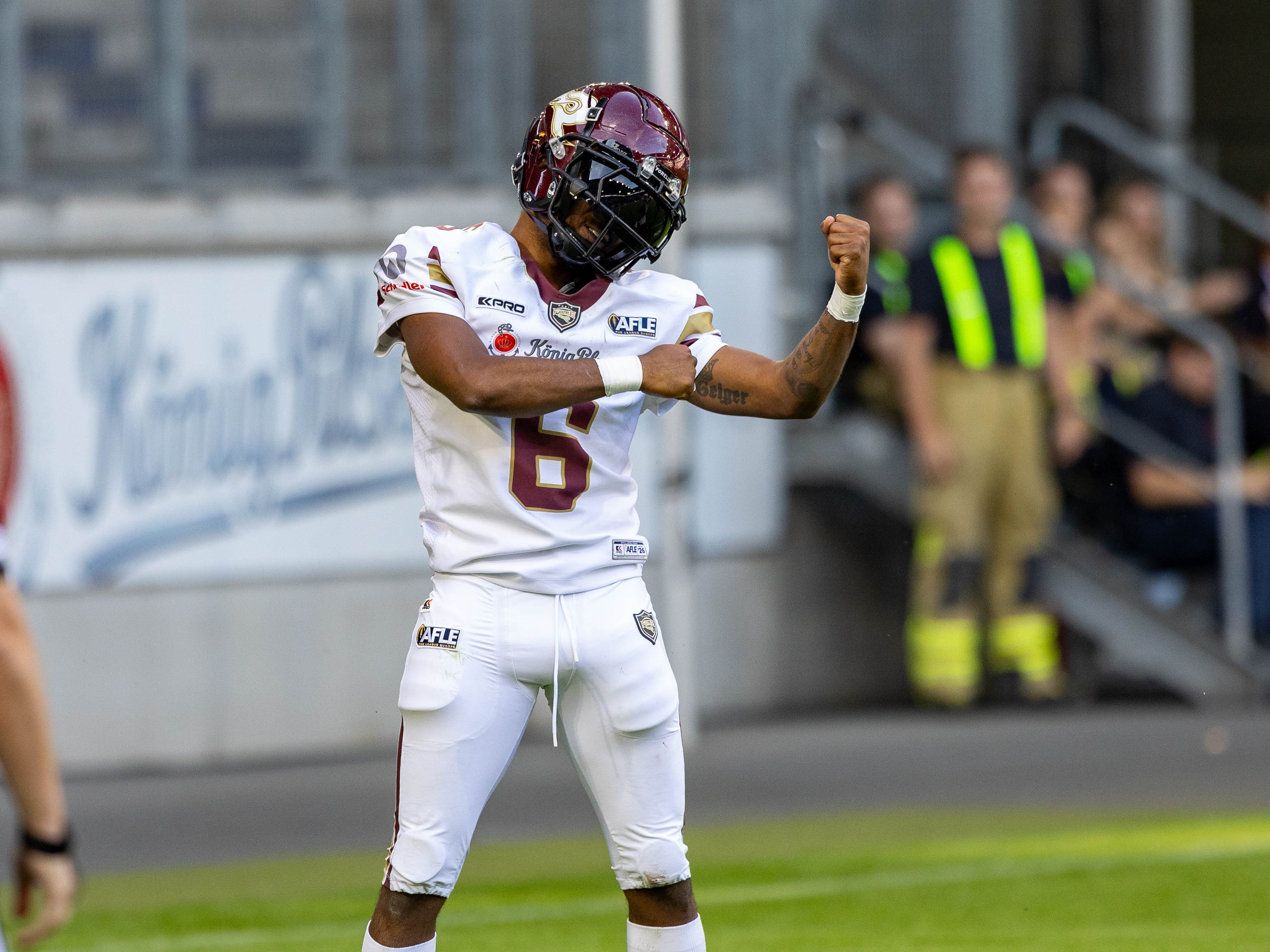#6 Kaylon Geiger (Wide Receiver) – Rhein Fire touchdown celebration.