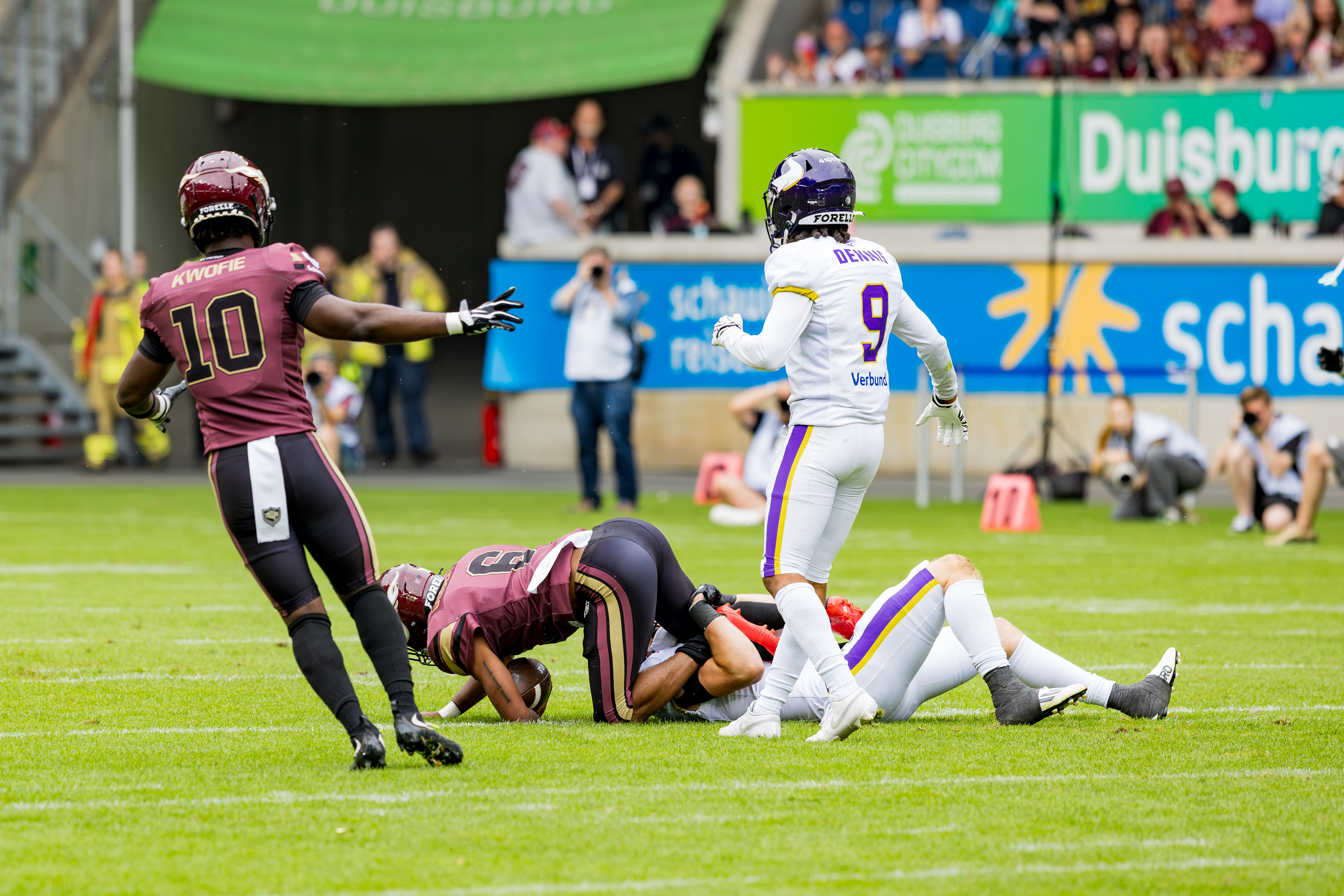 Tackle #6 Kaylon Geiger (Wide Receiver) – Rhein Fire