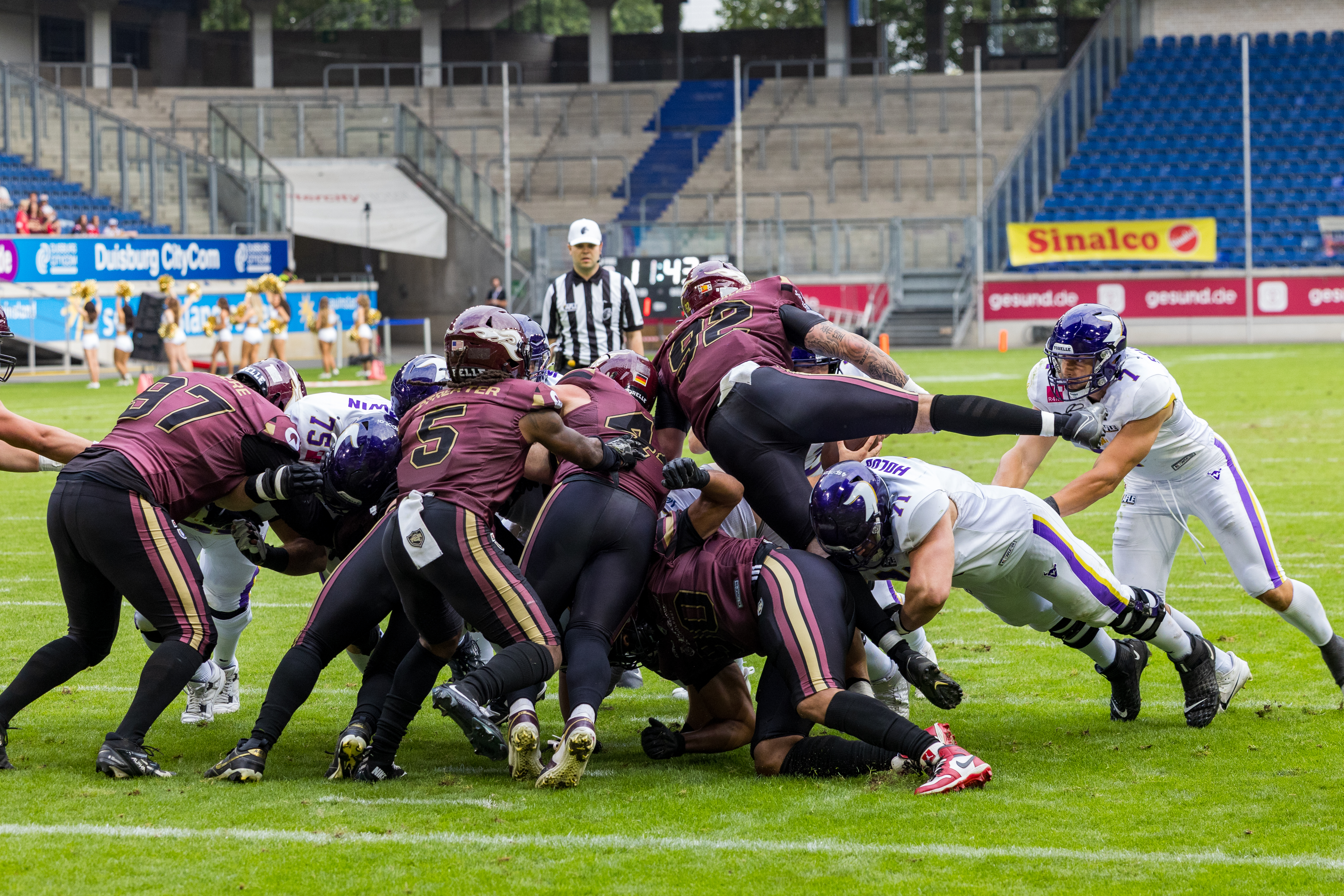 Defense block for #3 Ben Holmes (Quarterback) – Vienna Vikings