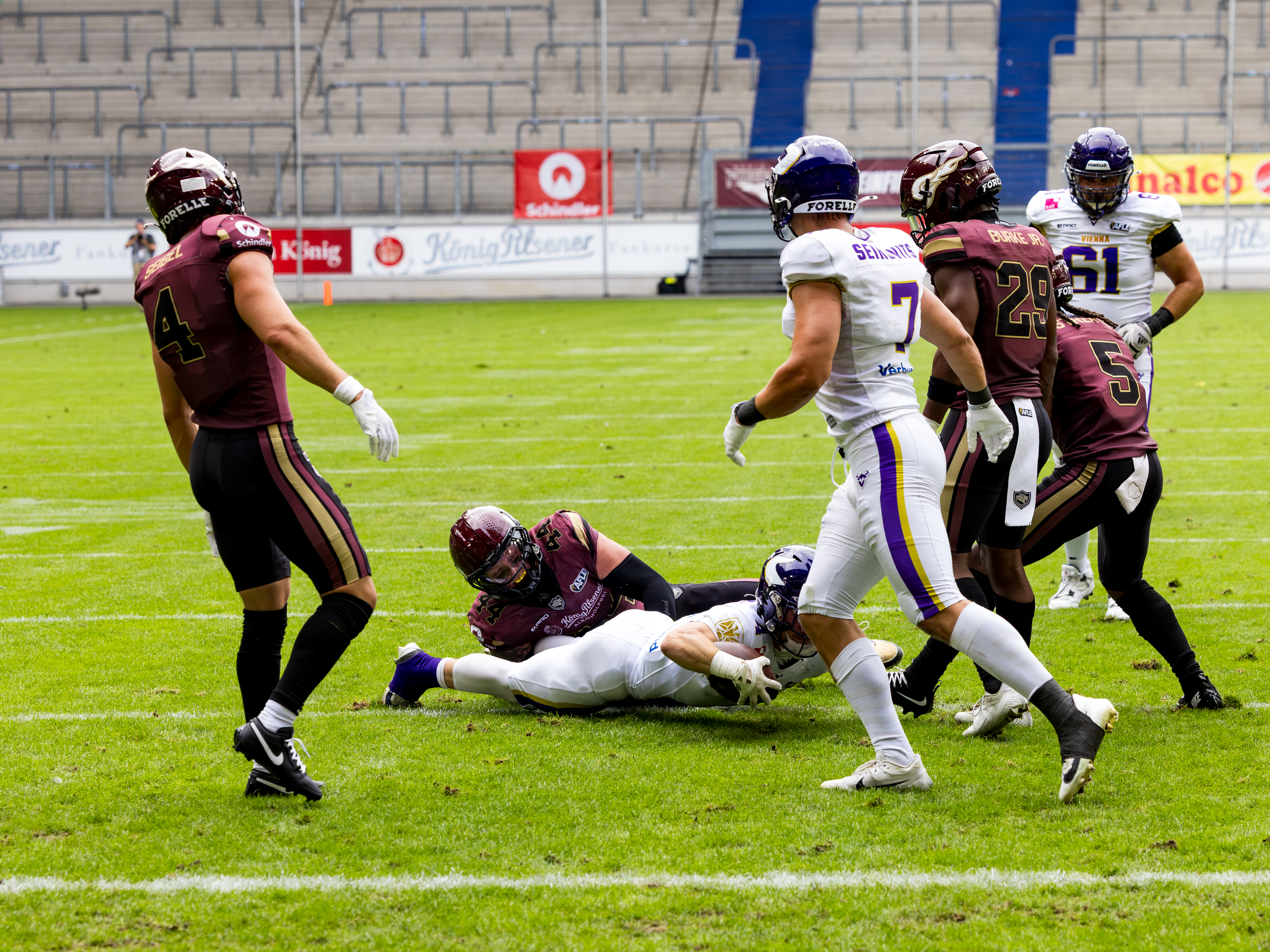 Tackle from #44 Marius Kensy (Linebacker) – Rhein Fire