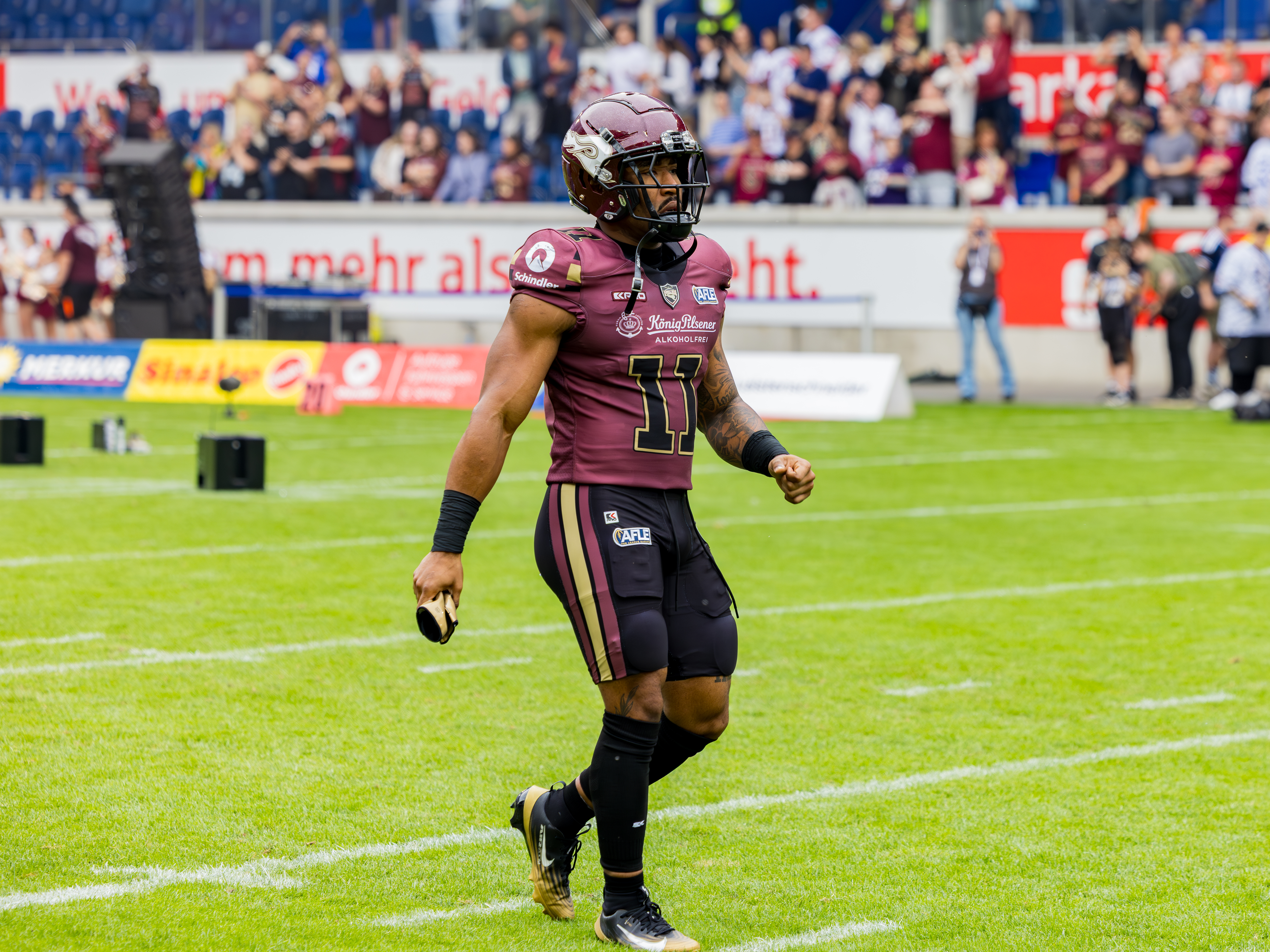 #11 Jonathan Scott (Halfback) – Rhein Fire