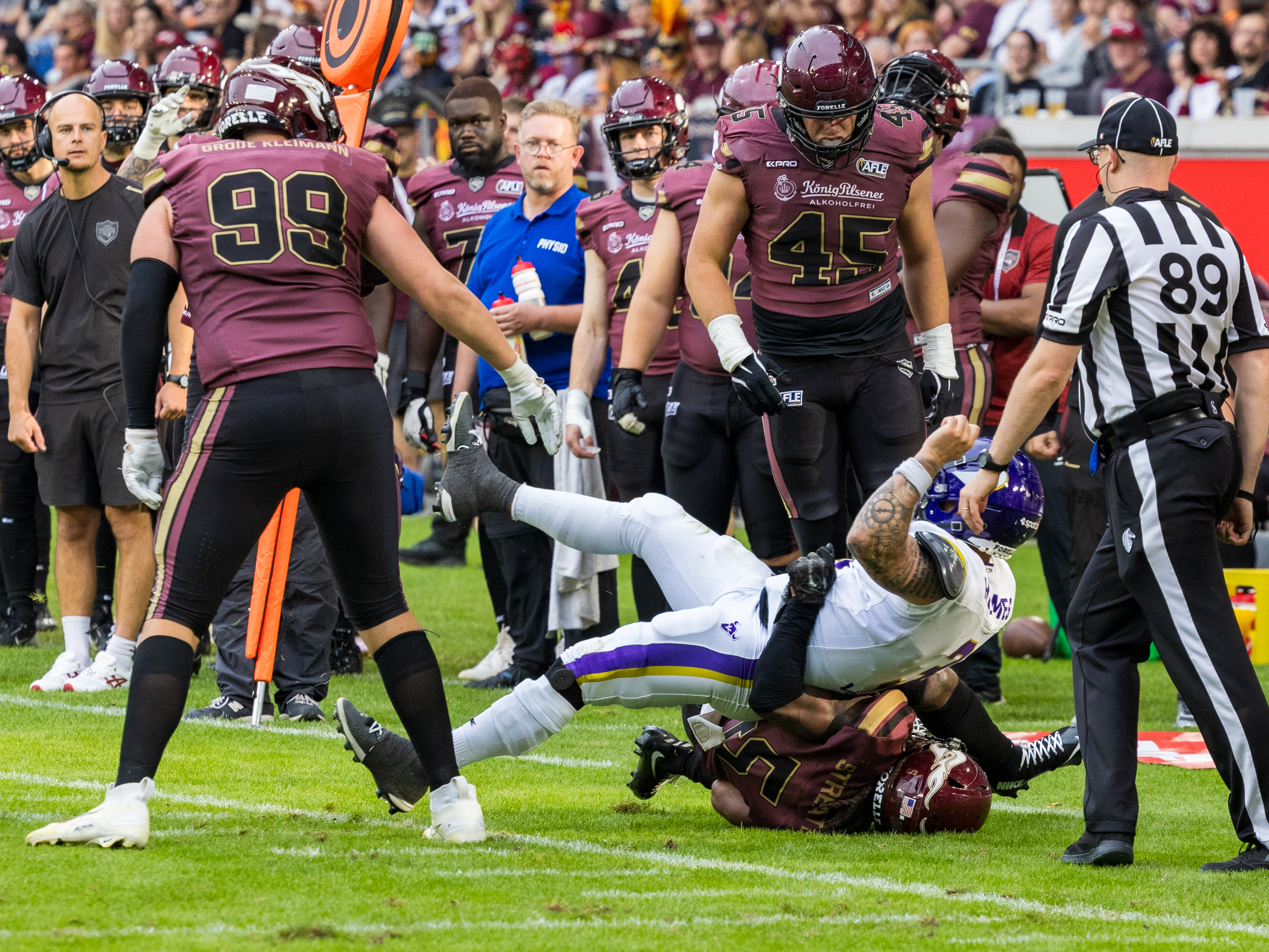 #5 Nazir Streater (Strong Saftey) – Rhein Fire tackle #3 Ben Holmes (Quarterback) – Vienna Vikings