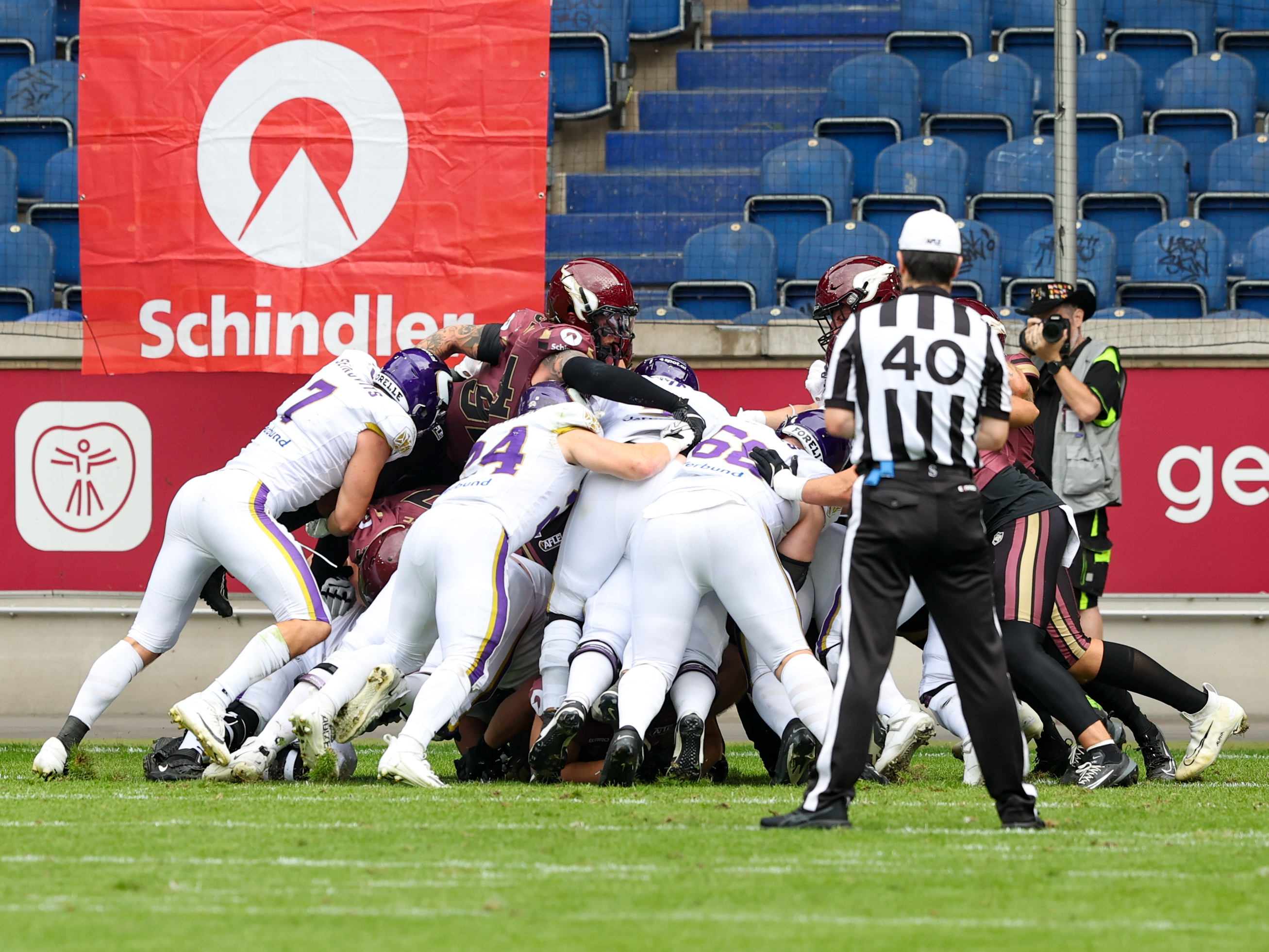 #3 Ben Holmes (Quarterback) – Vienna Vikings Touchdown. QB sneak.