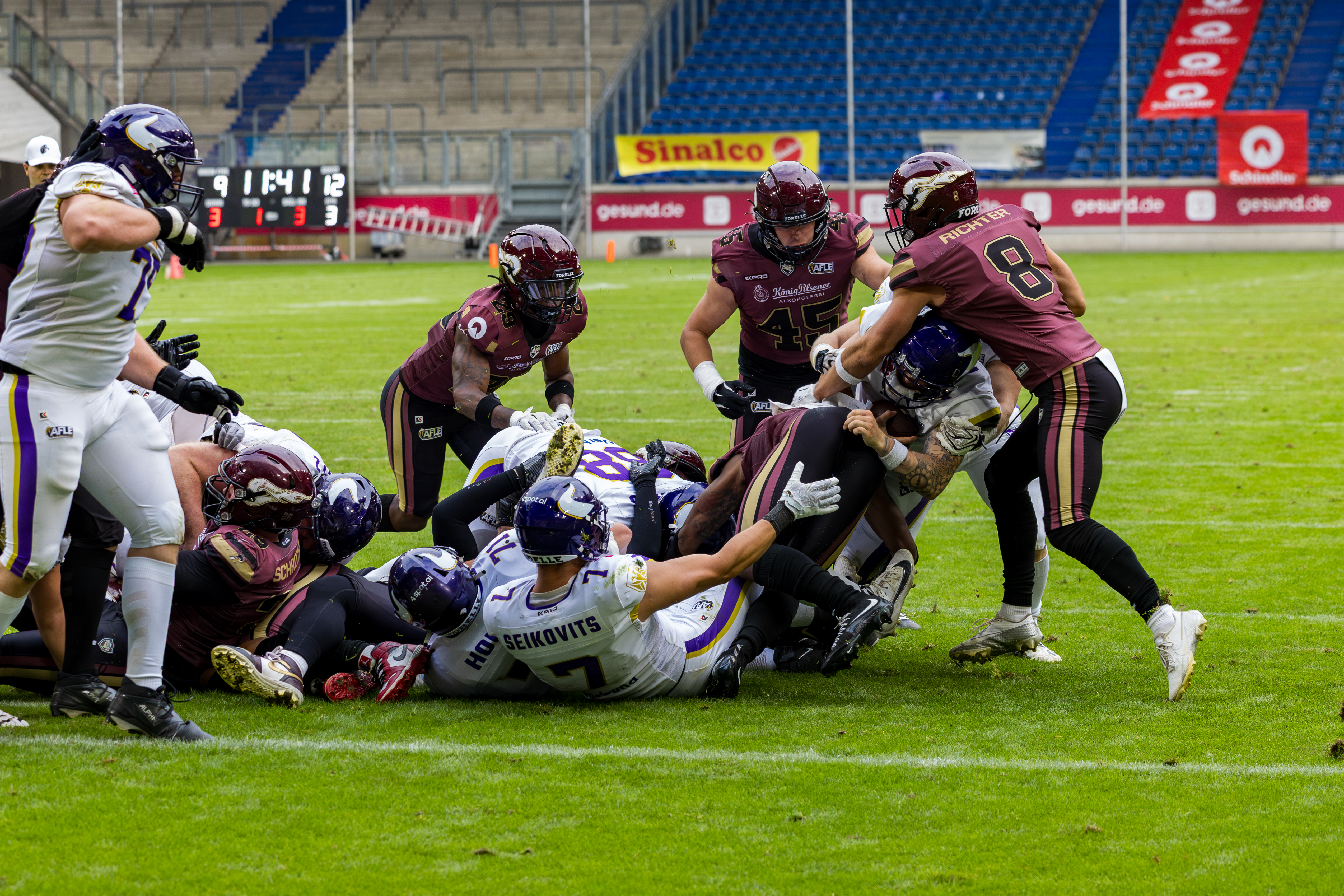 QB-Sneak from #3 Ben Holmes (Quarterback) – Vienna Vikings
