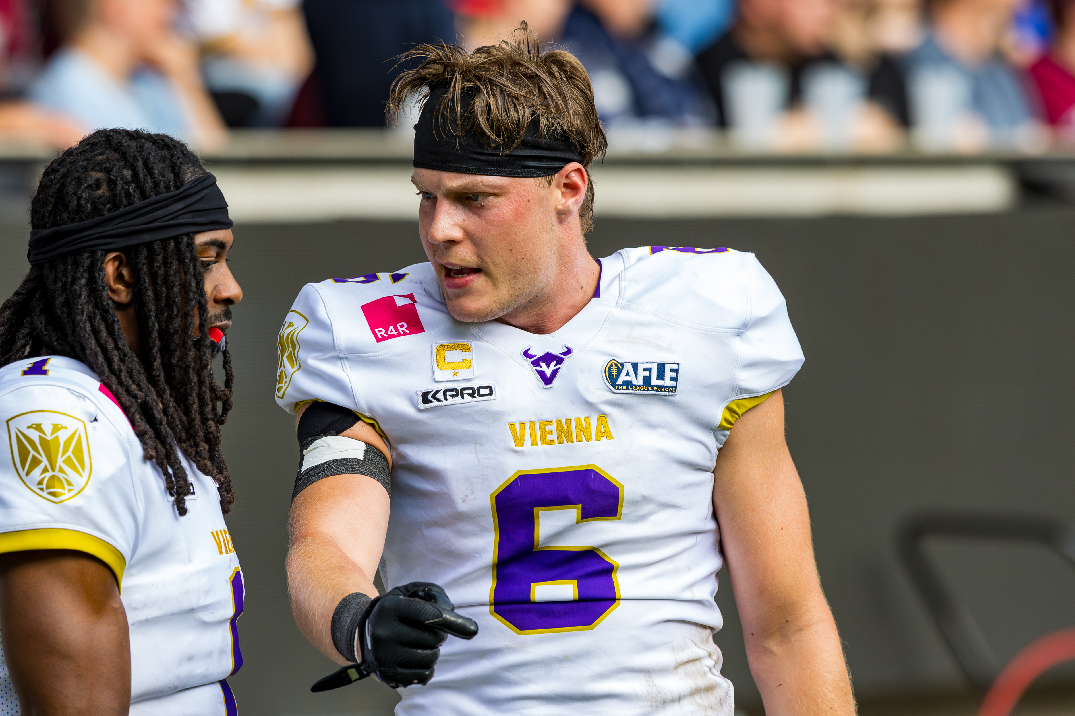#6 Elmeri Laalo (Strong Safety / Free Safety) – Vienna Vikings talk to #1 Marloshawn Franklin Jr. (Free Safety / Cornerback) – Vienna Vikings