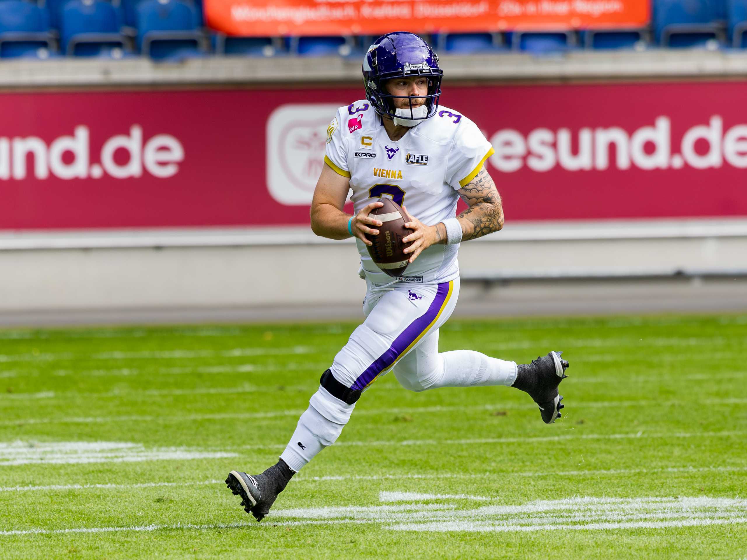 #3 Ben Holmes (Quarterback) – Vienna Vikings seach a Target.