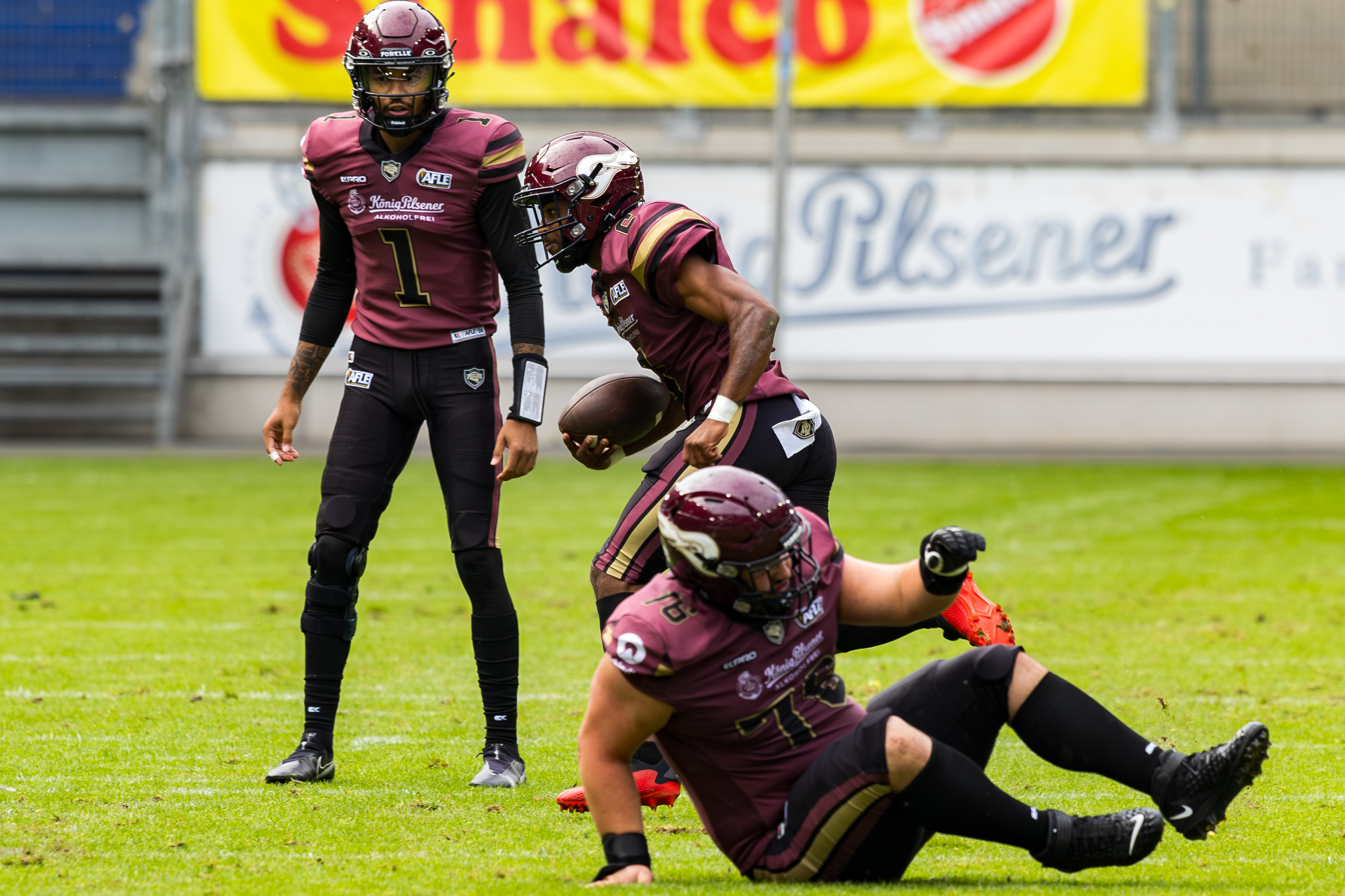 #6 Kaylon Geiger (Wide Receiver) – Rhein Fire run with the ball.
