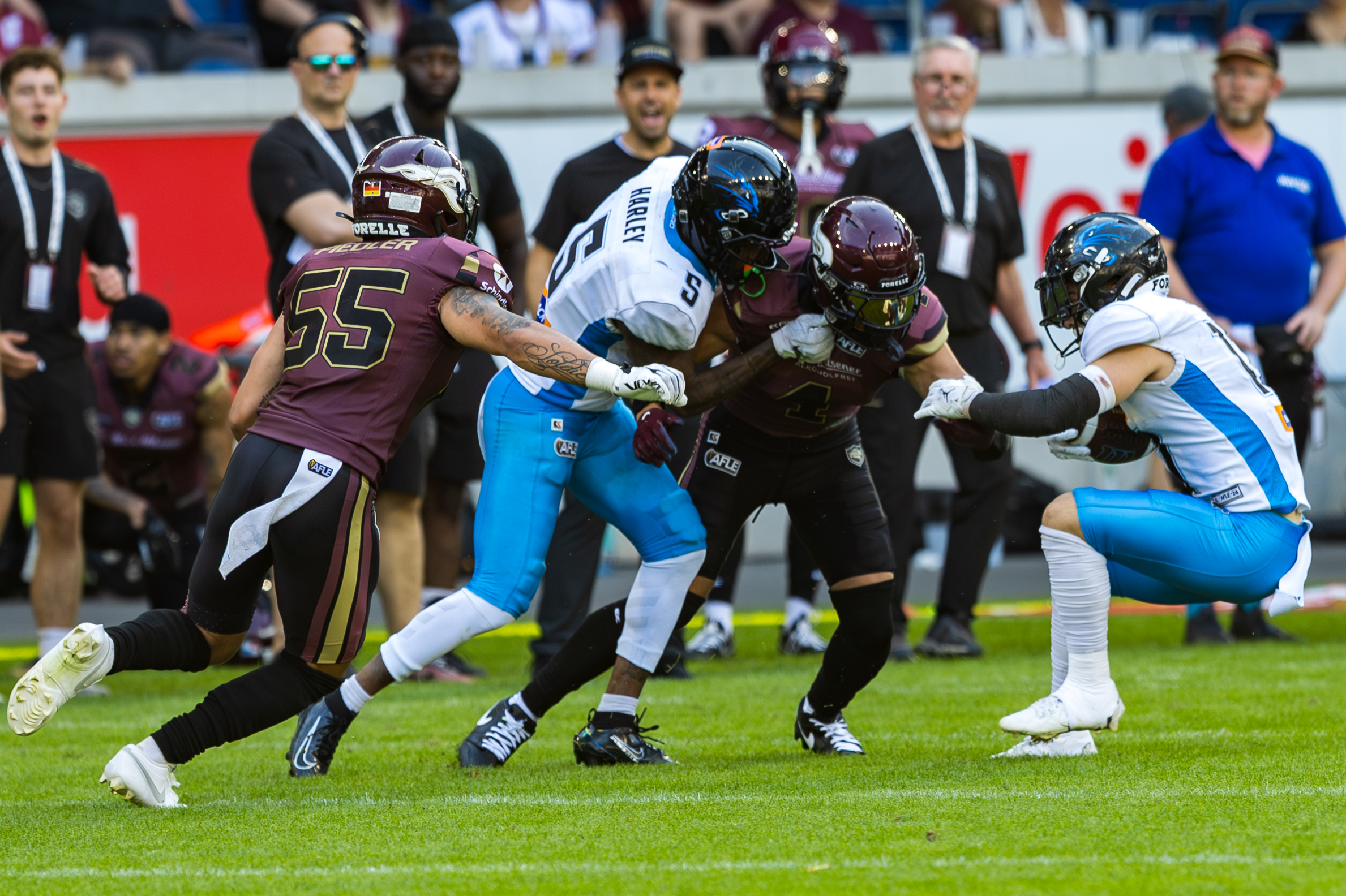 #5 Michael Harley Jr (Wide Receiver) – Panthers Wroclaw block #4 Jannik Seibel (Defensive Back) – Rhein Fire