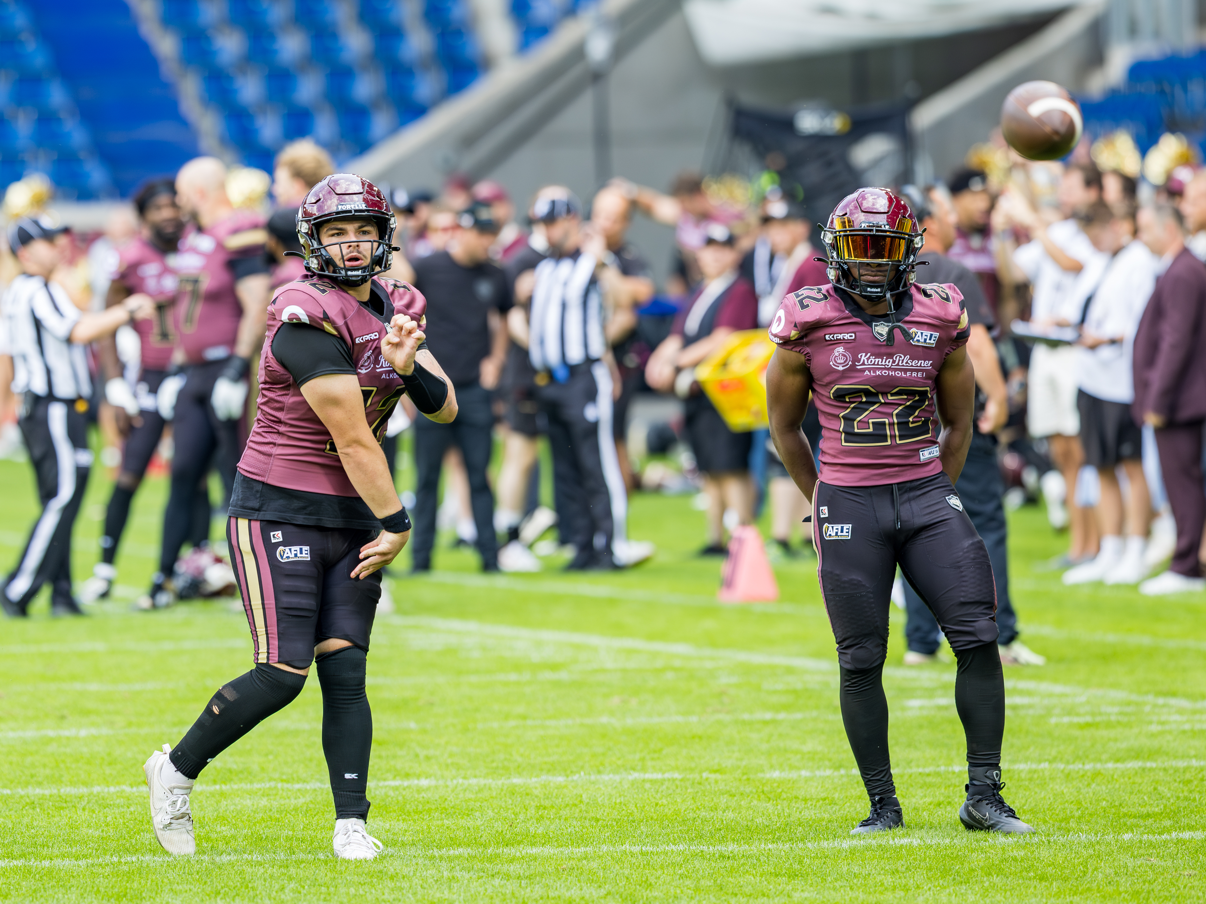 Warm up #12 Tim Wolf (Quarterback) – Rhein Fire