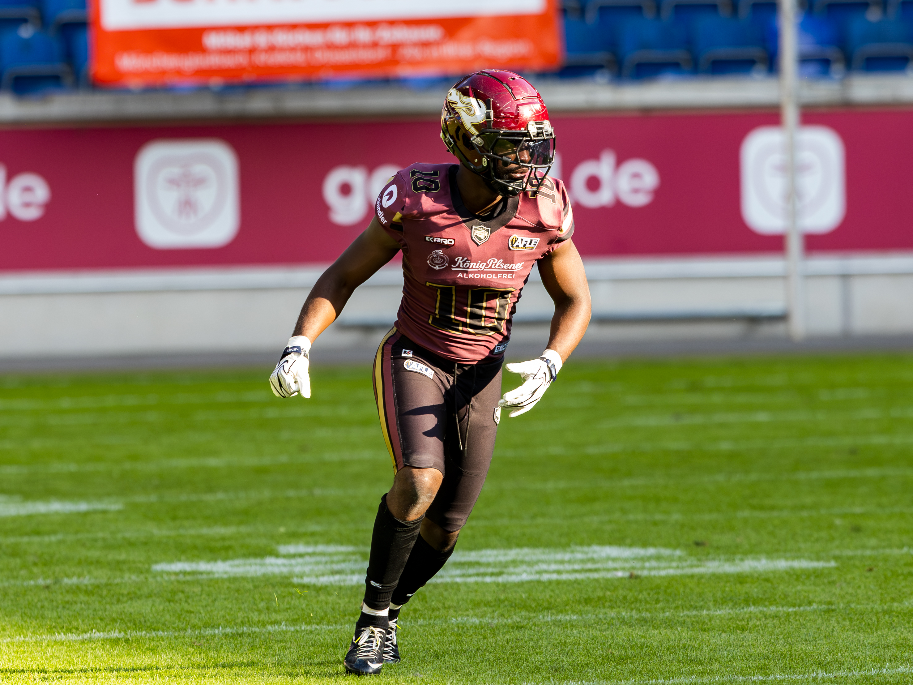 #10 Harlan Kwofie (Wide Receiver) – Rhein Fire at the snap