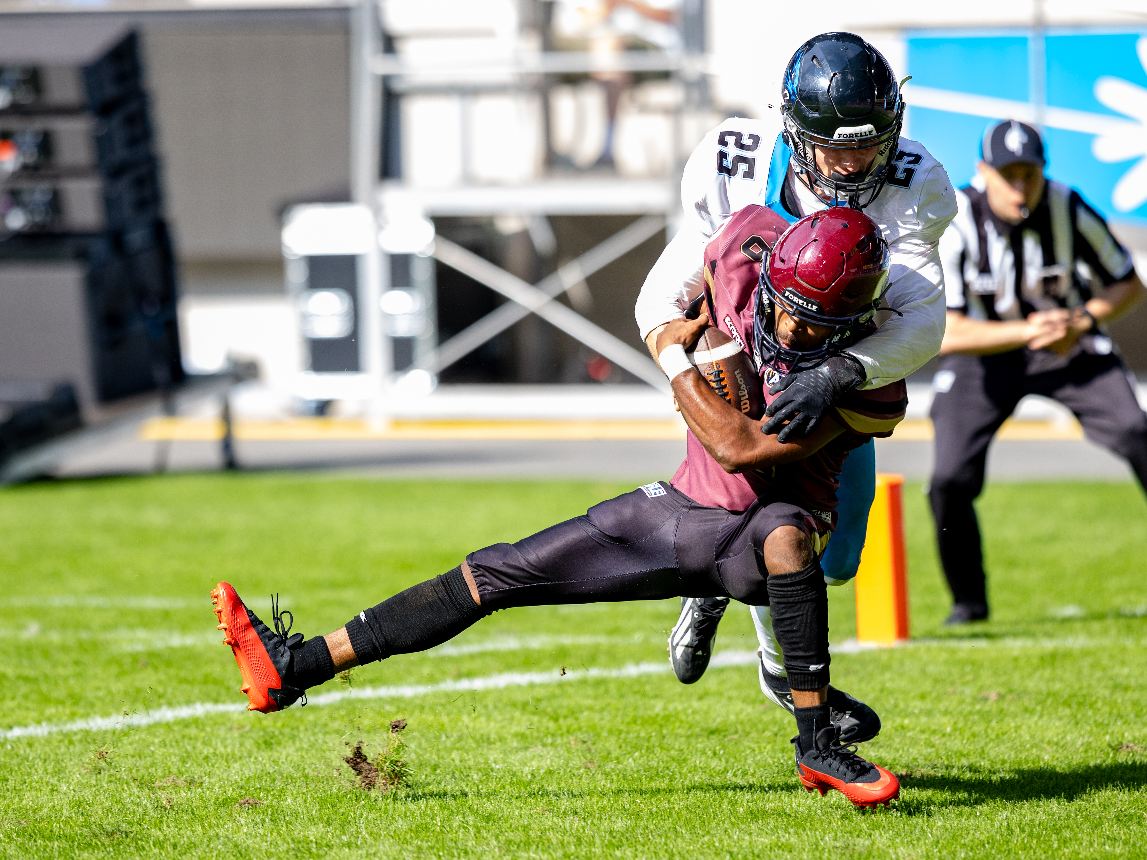 Interception from #5 Nazir Streater (Strong Saftey) – Rhein Fire. Tackle from #25 Adam Lary ( Cornerback ) – Panthers Wroclaw