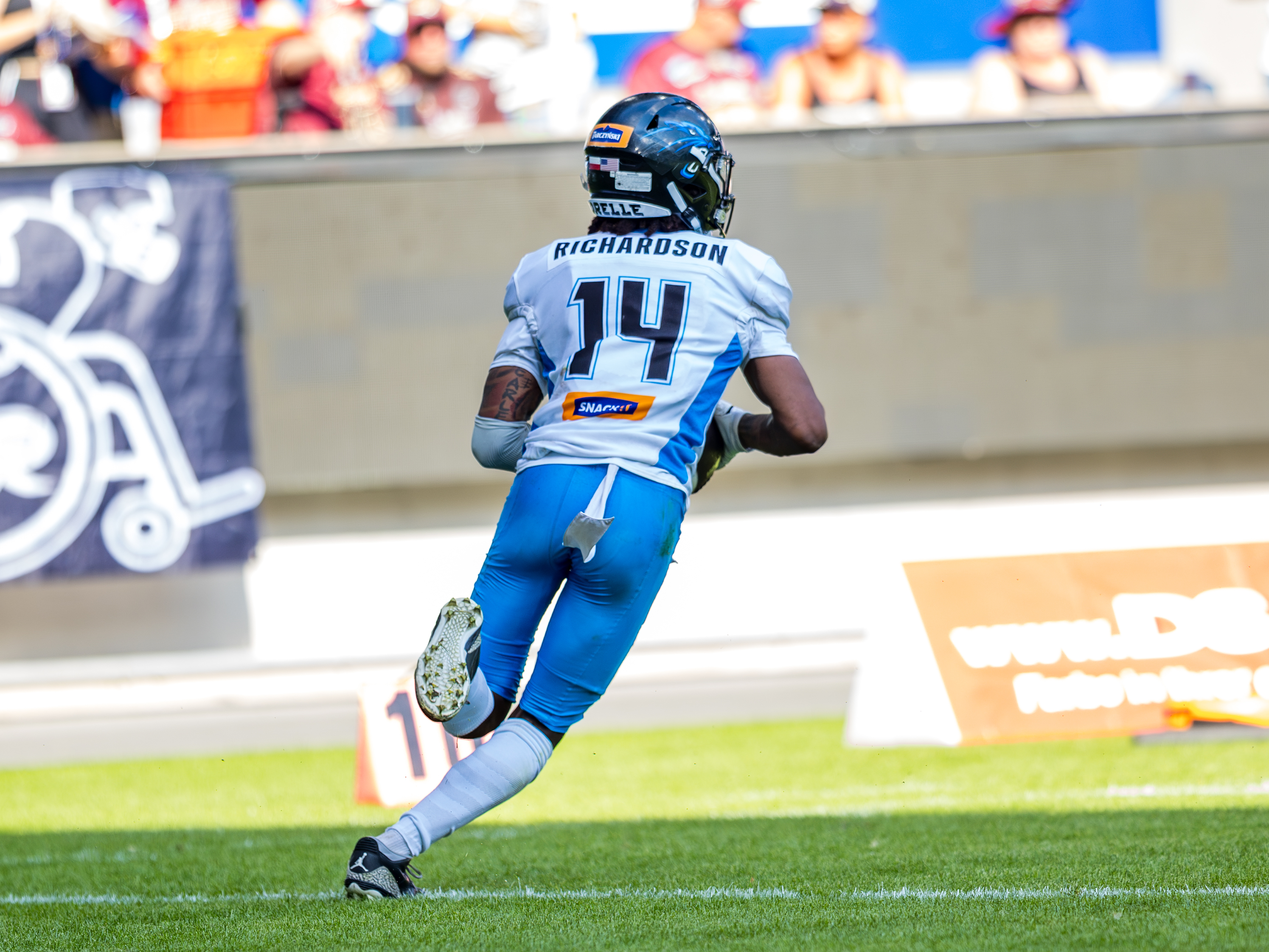 #14 Torey Richardson ( Cornerback ) – Panthers Wroclaw catch the punt.