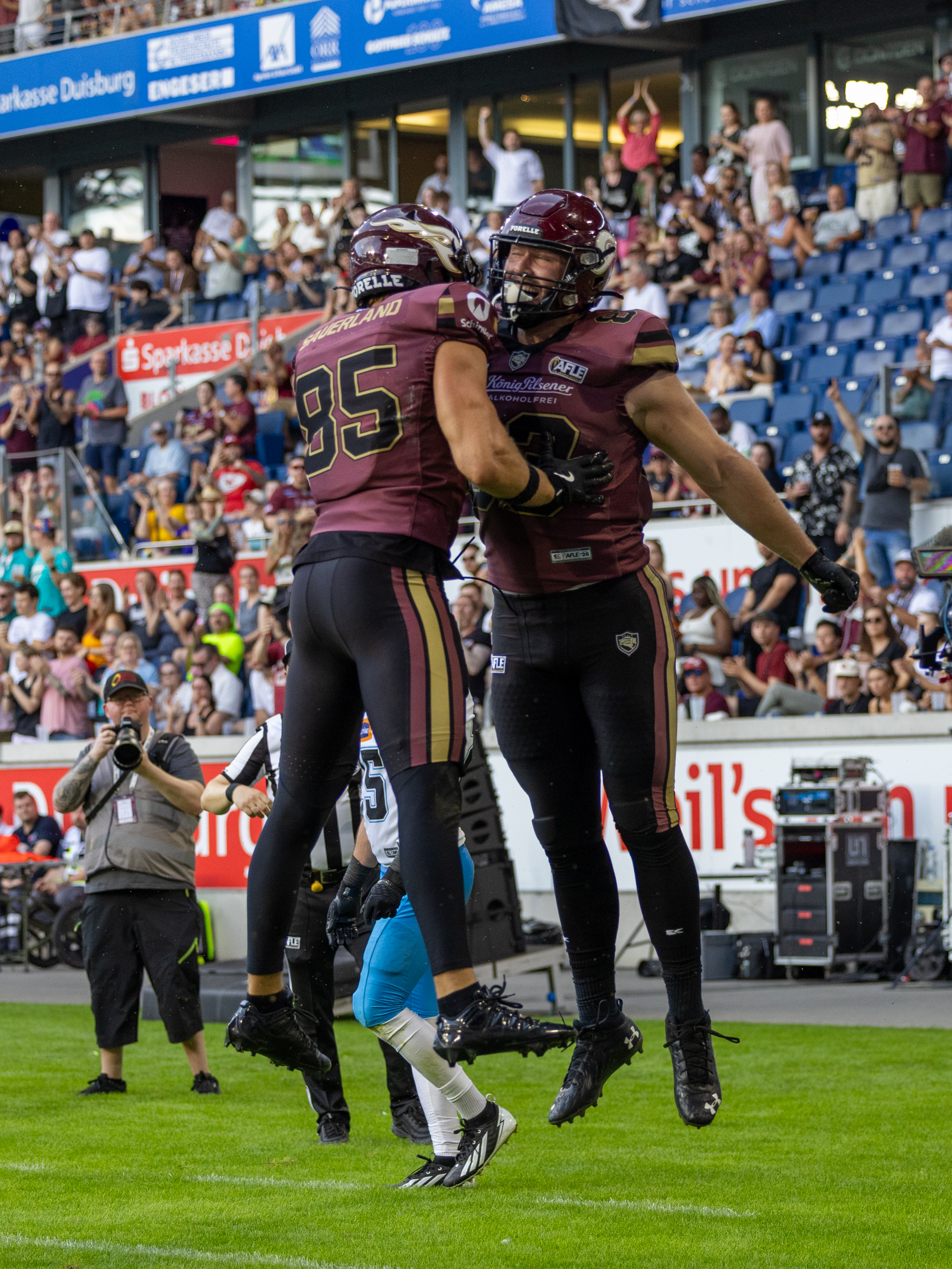 #85 Tim Sauerland (Tight End) – Rhein Fire and #33 Sebastian van Santen (Kicker) – Rhein Fire touchdown celebration