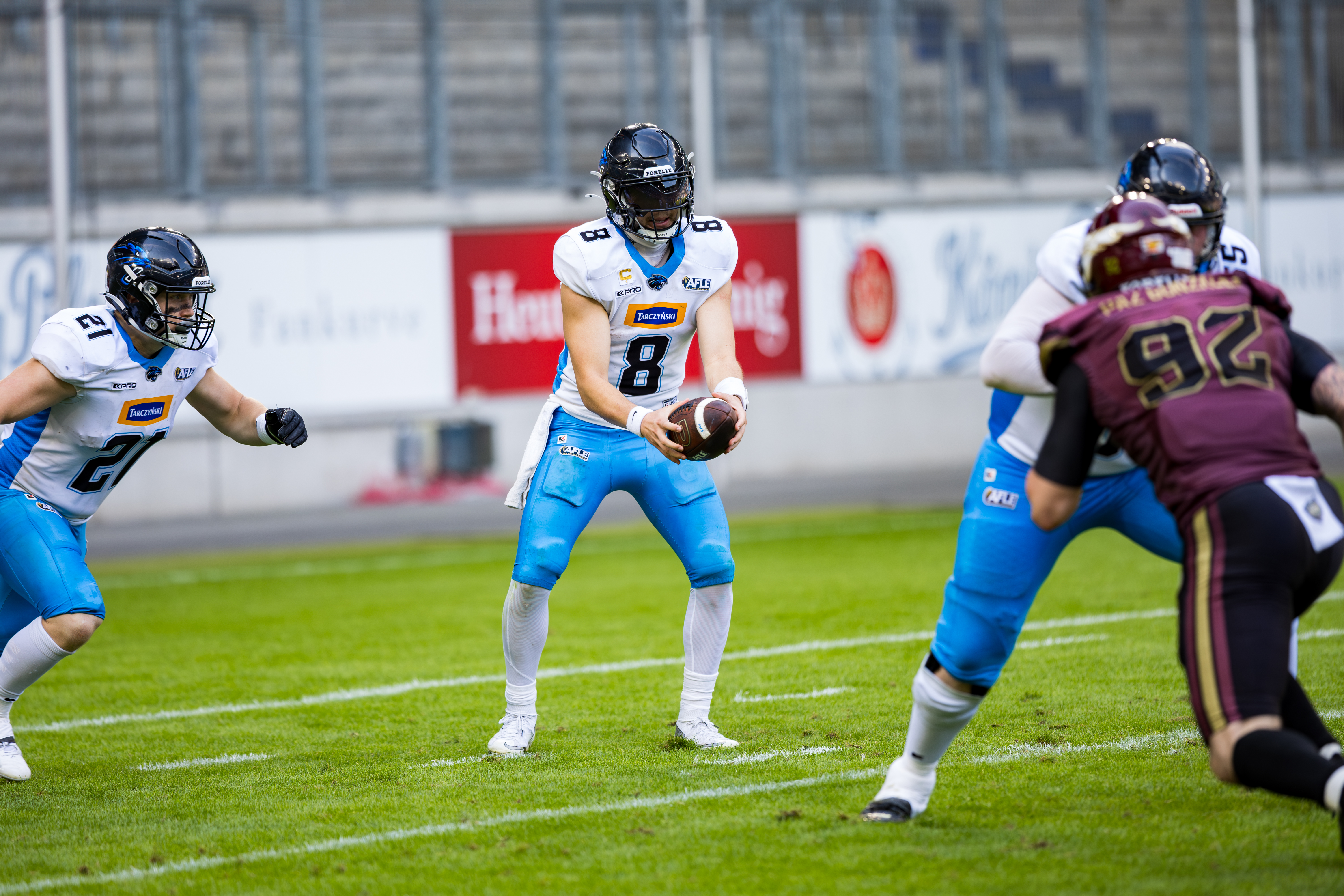 #8 Jameson Wang (Quarterback) – Panthers Wroclaw wait of #21 Bartosz Woch (Running Back) – Panthers Wroclaw